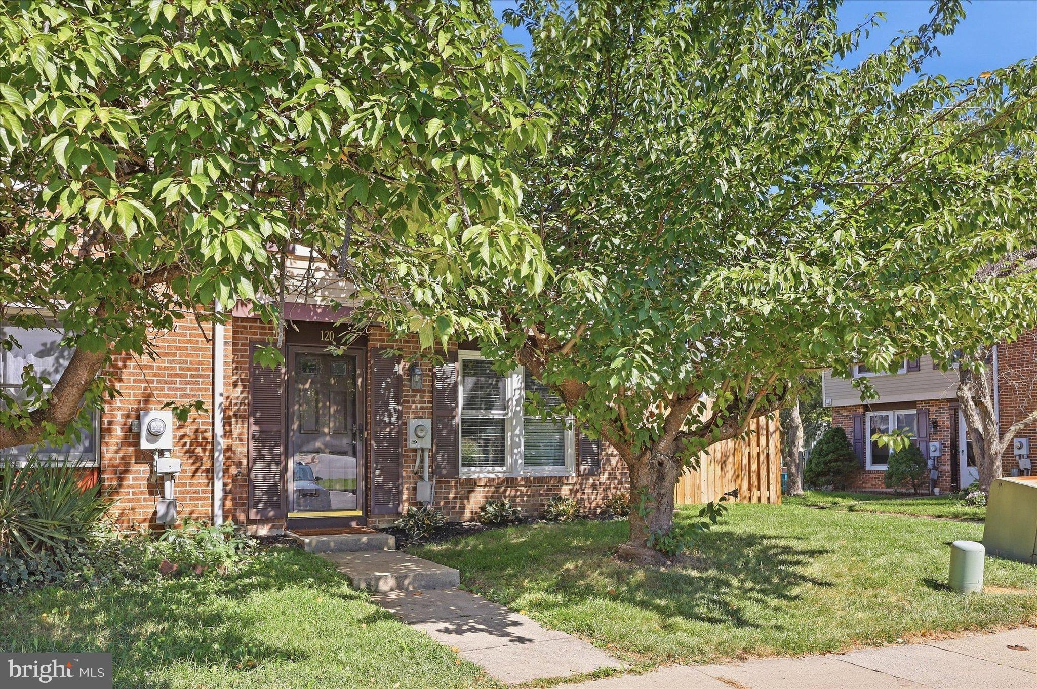 120 SANDALWOOD COURT