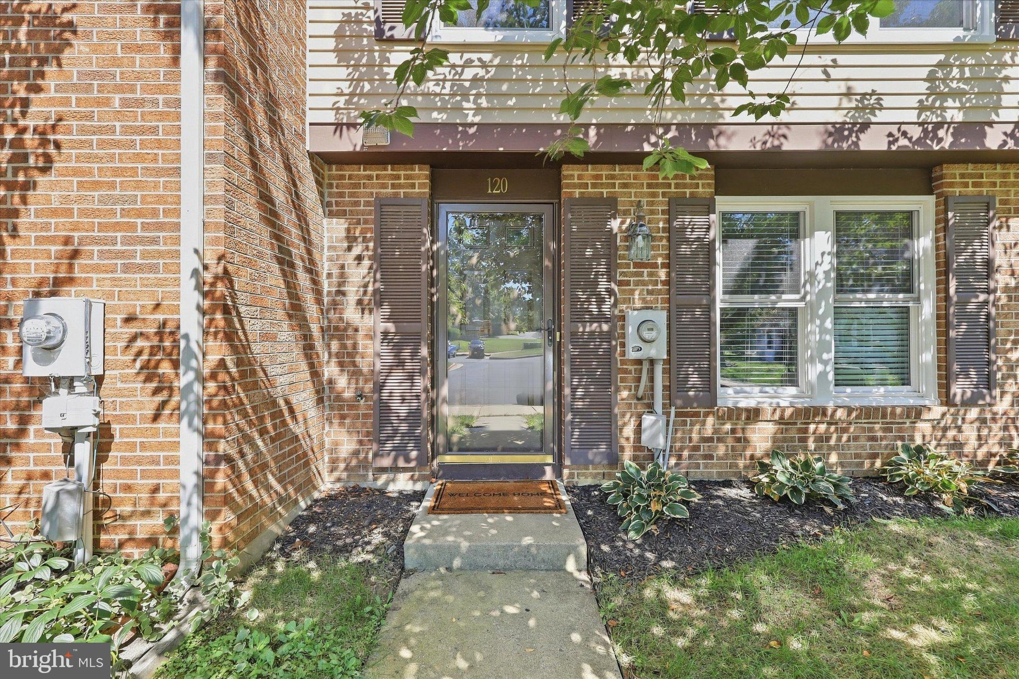 120 SANDALWOOD COURT