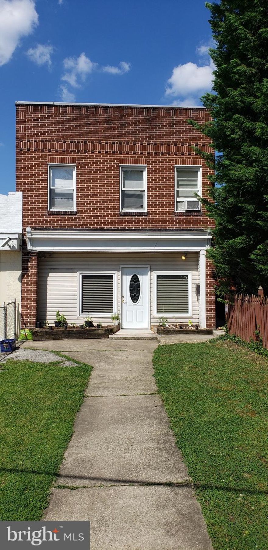 POSITIVE CASH FLOW Duplex w/LEAD FREE CERT. Semi-detached building: Zoned C-1 - Building is currently utilized as a day care center on the first floor and two bedroom apartment on the second floor. Both tenants are interested in staying. Building could be converted back to a one bedroom apartment on the first floor. The Second floor apartment has a separate exterior entrance. Both spaces have full bathrooms, making the lower unit suitable for conversion back into apartment unit. Fenced rear yard. Separate electrical meters. LEAD FREE CERT! See documents for rent roll.