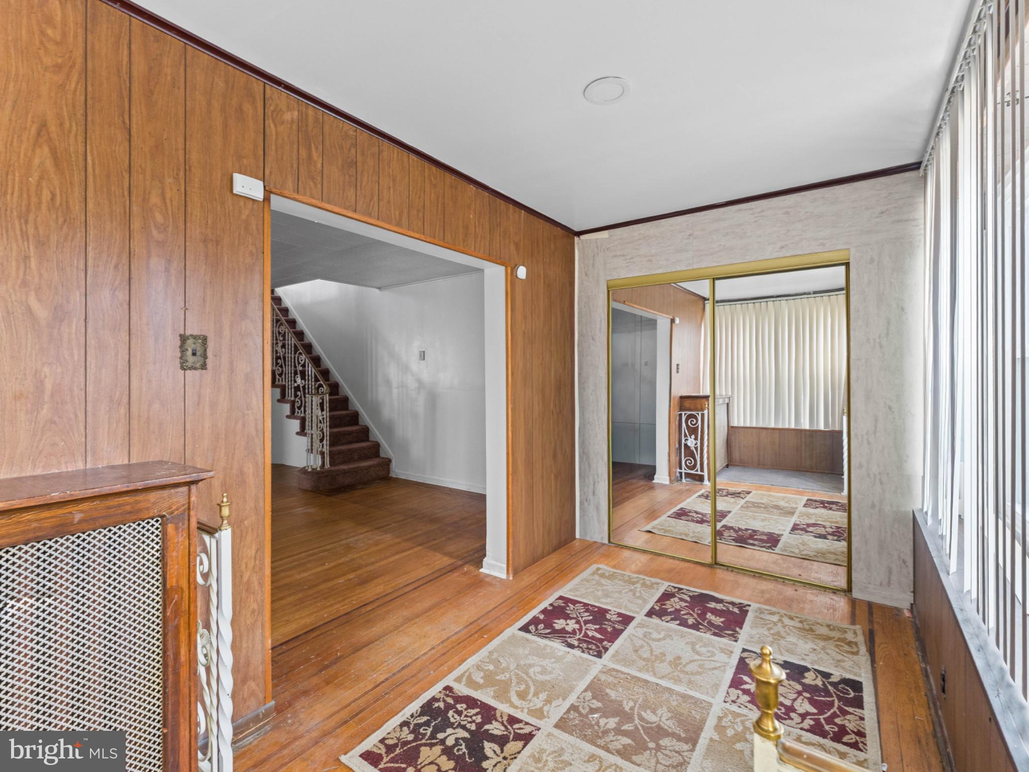 906 DUNCAN AVE