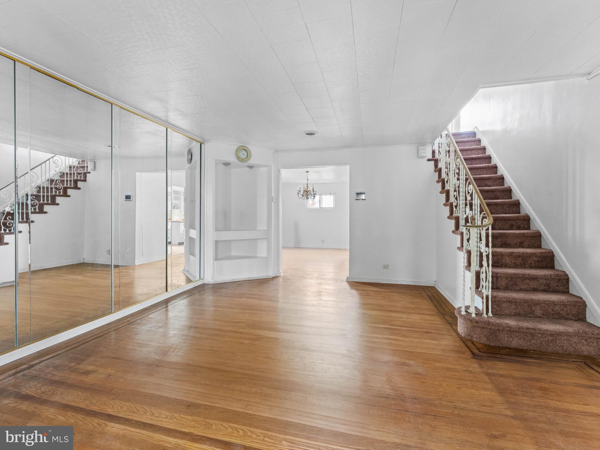 906 DUNCAN AVE