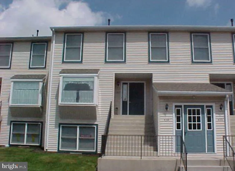 437 Springbrook Ct, Hanover, PA 17331
