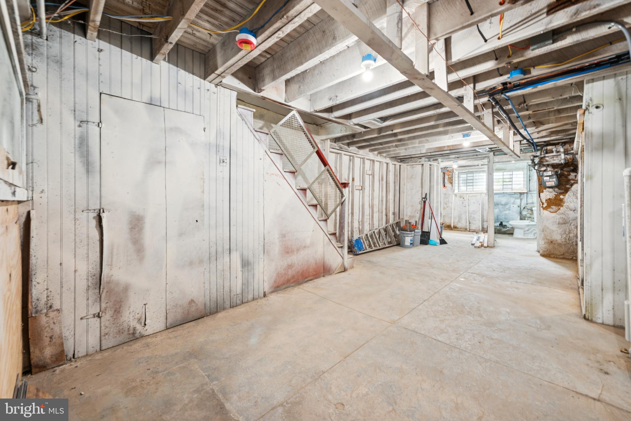 FERN ROCK - Residential Lease