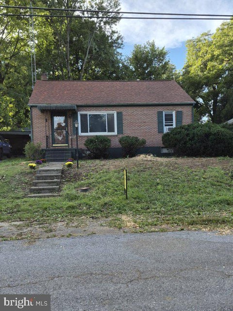 Homes For Sale - 320 Hedrick Avenue<br/> MARTINSBURG, WV 25405