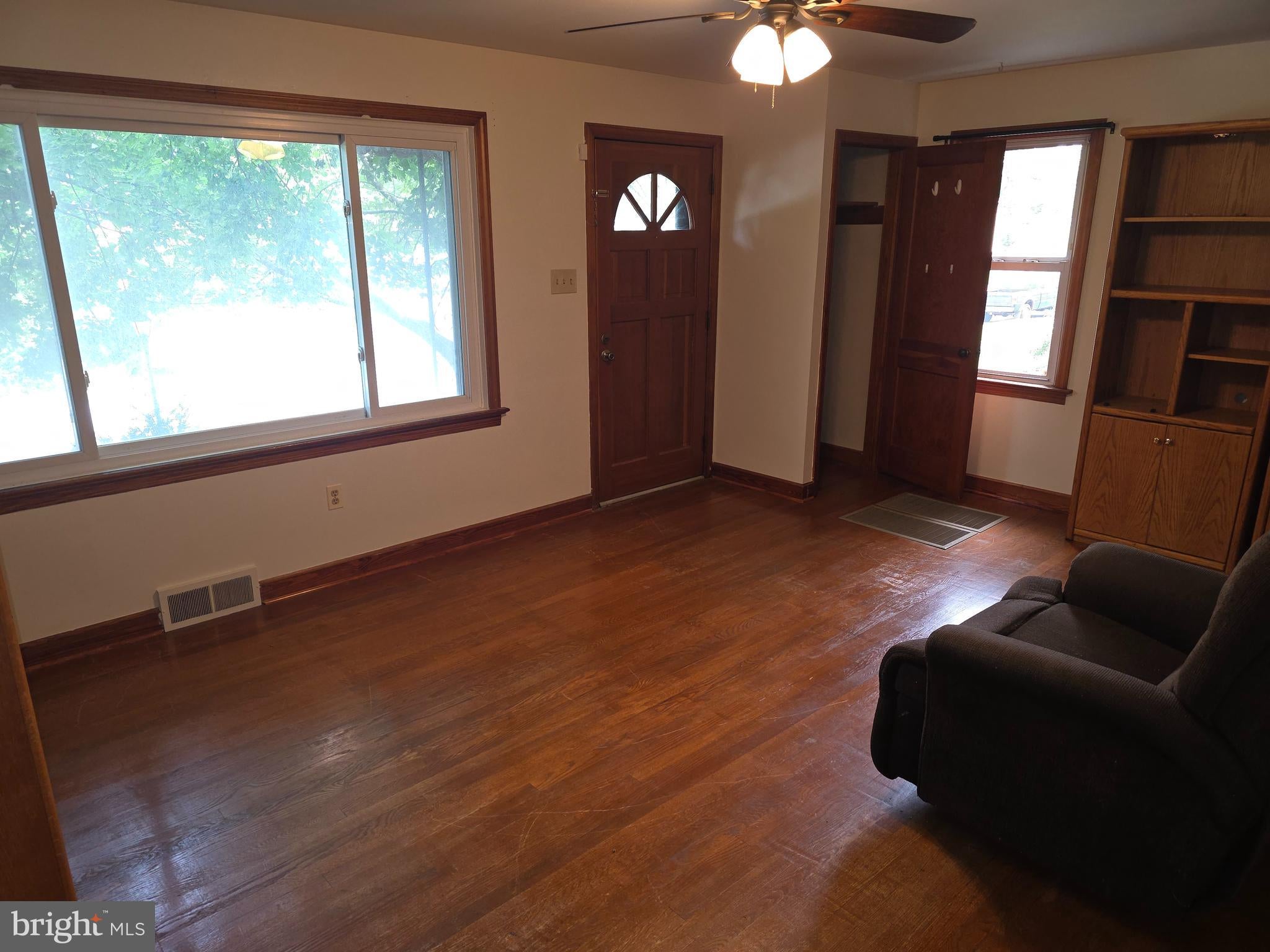 320 HEDRICK AVENUE