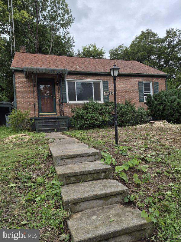 320 HEDRICK AVENUE