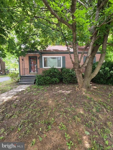 Homes For Sale - 320 Hedrick Avenue<br/> MARTINSBURG, WV 25405