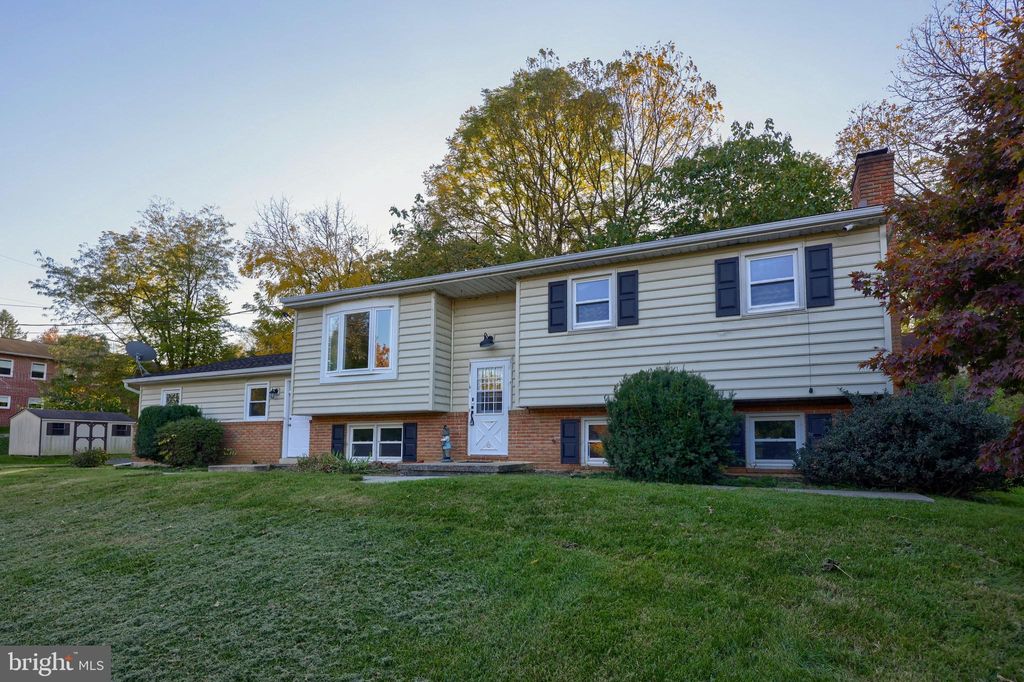 Photo of 60 N Conestoga Drive, LANCASTER, PA 17602 (MLS # PALA2070716)