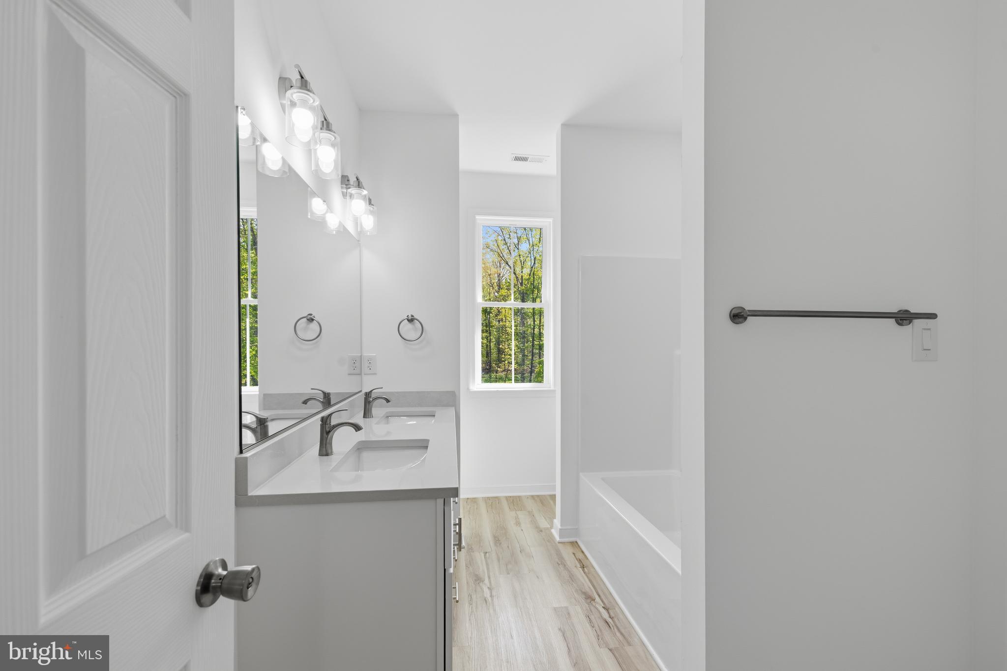 NOAH'S LANDING - Residential