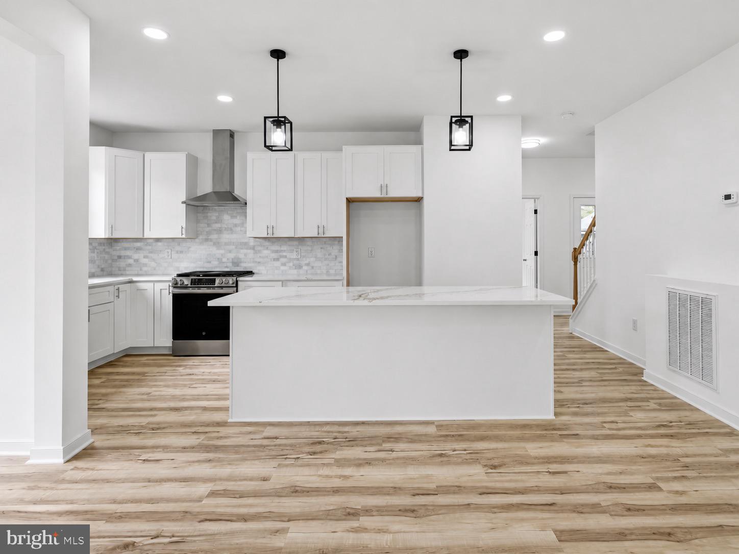 NOAH'S LANDING - Residential