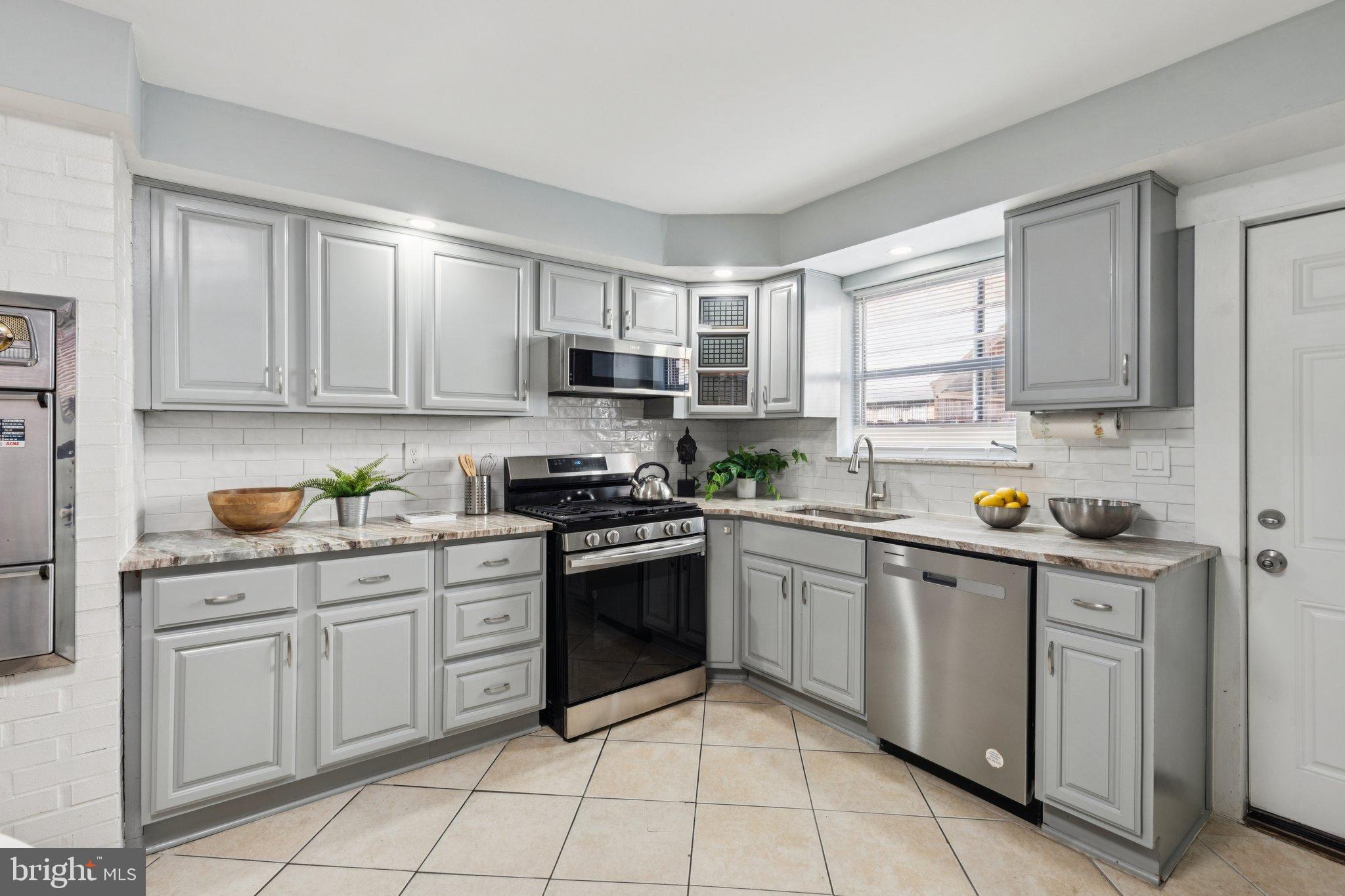 WEST PASSYUNK - Residential