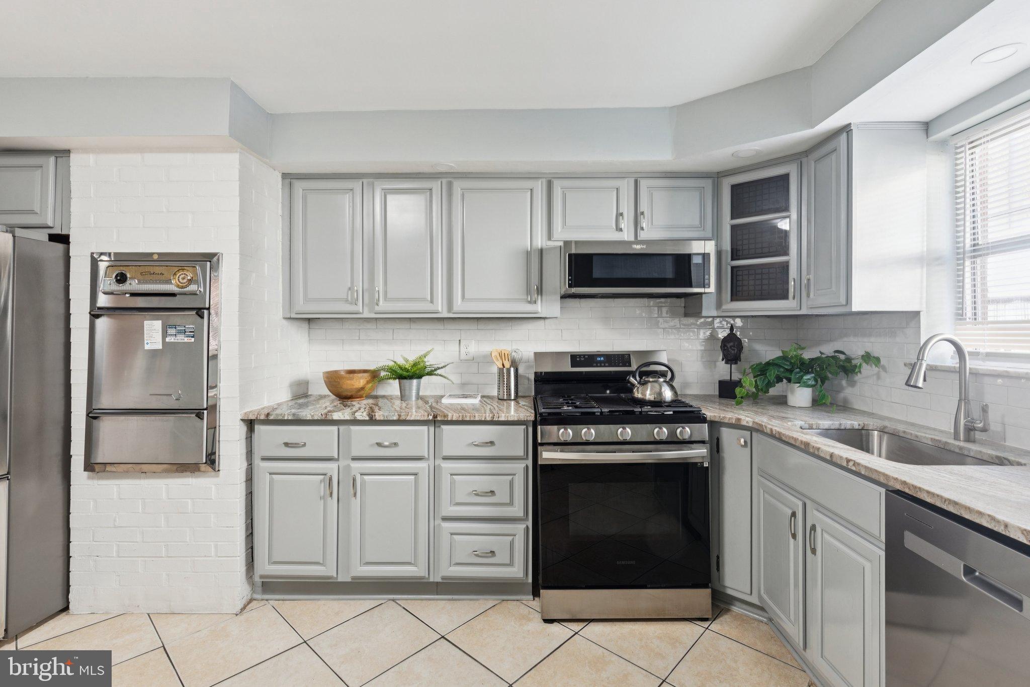 WEST PASSYUNK - Residential