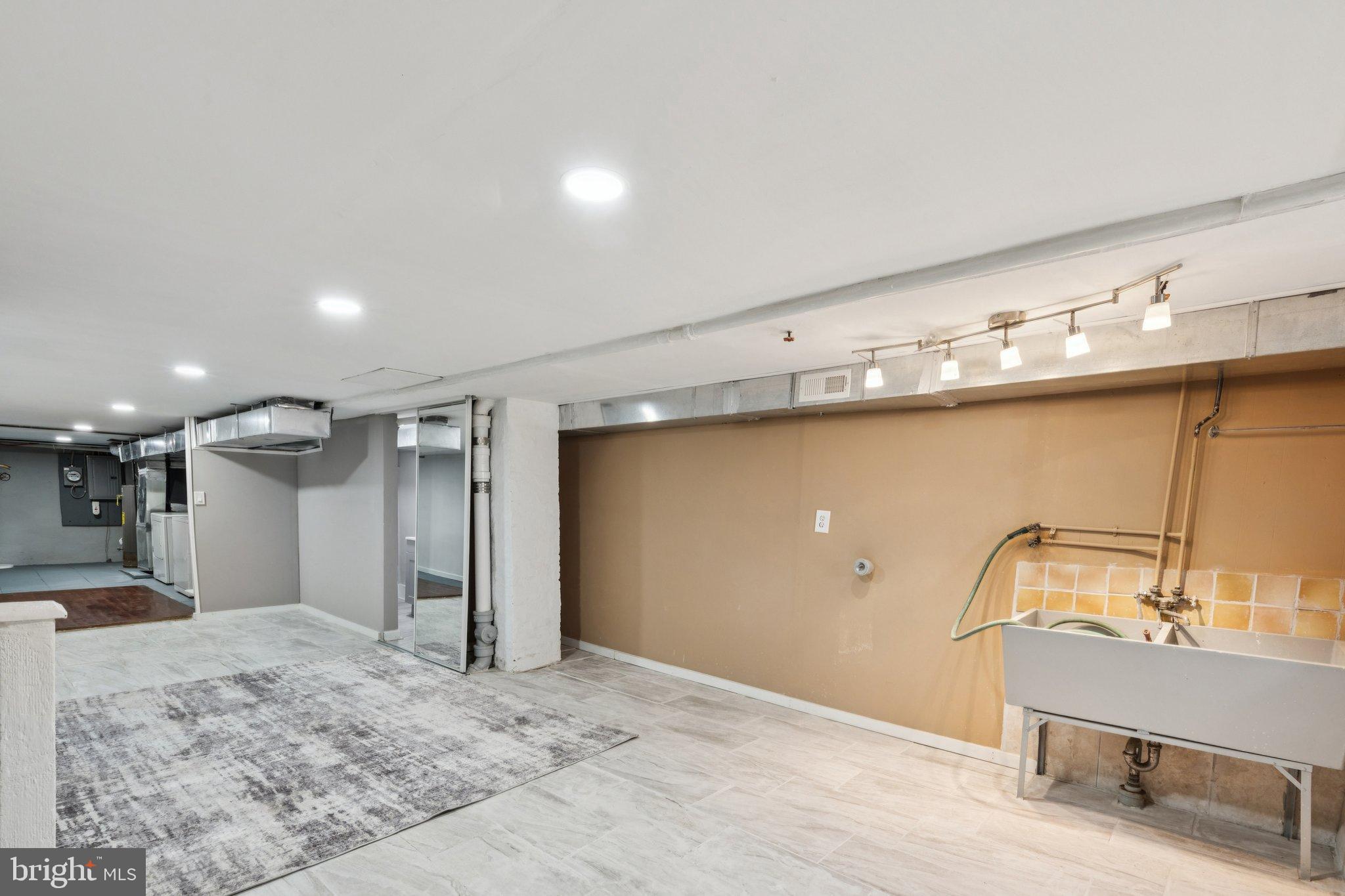 WEST PASSYUNK - Residential