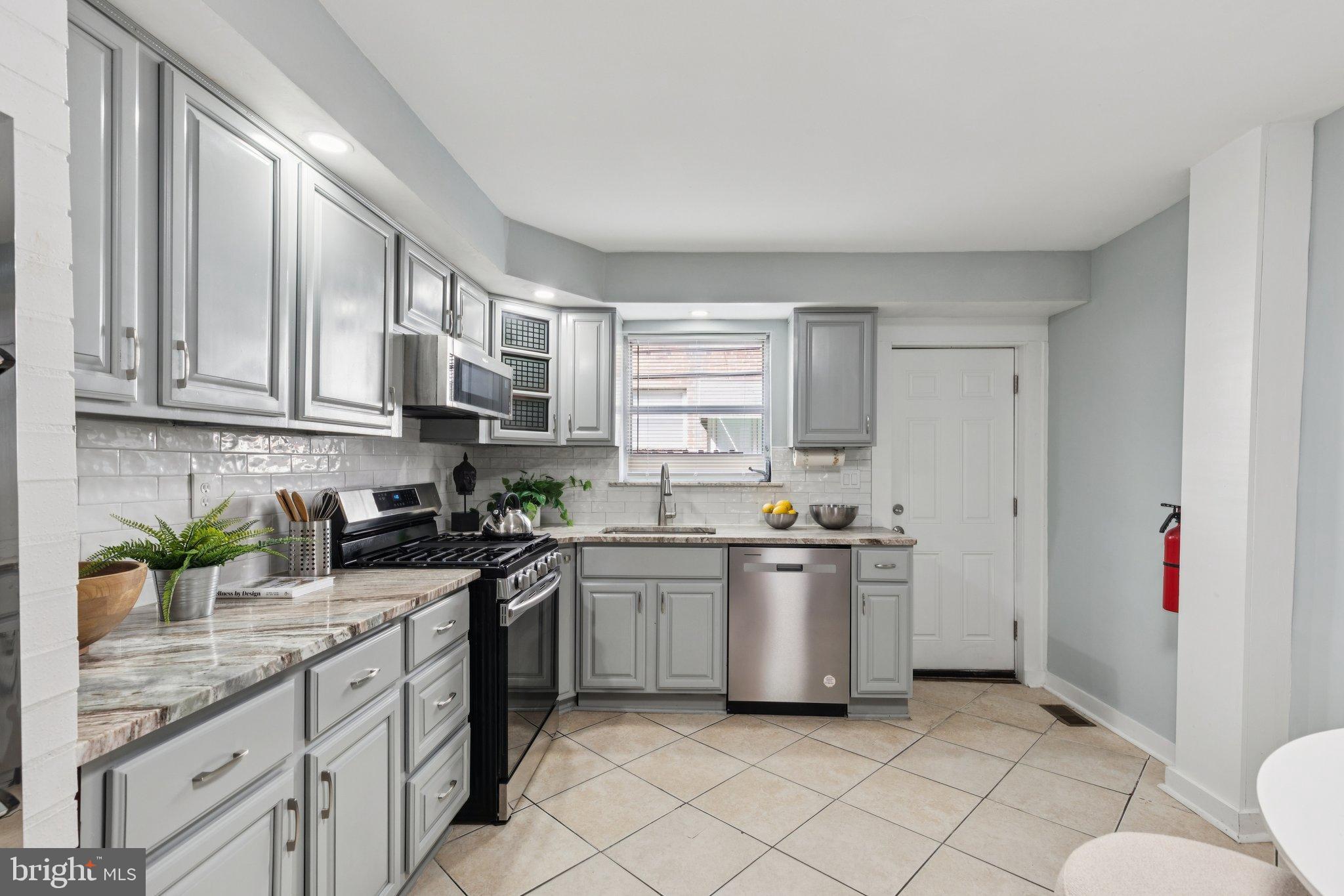 WEST PASSYUNK - Residential