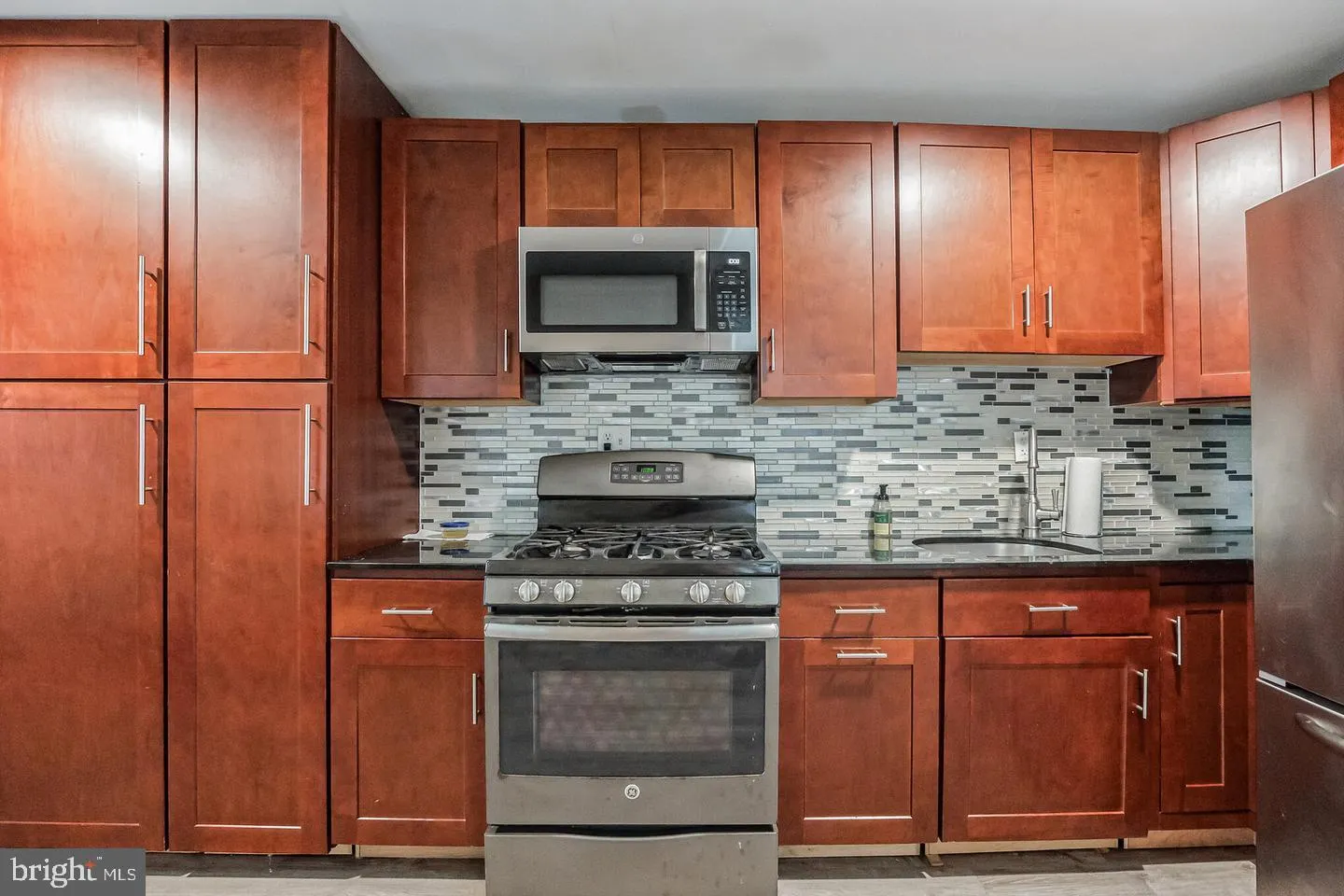 Philadelphia, Pennsylvania 19121, United States, 5 Bedrooms Bedrooms, ,3 BathroomsBathrooms,Residential,Pending,20622