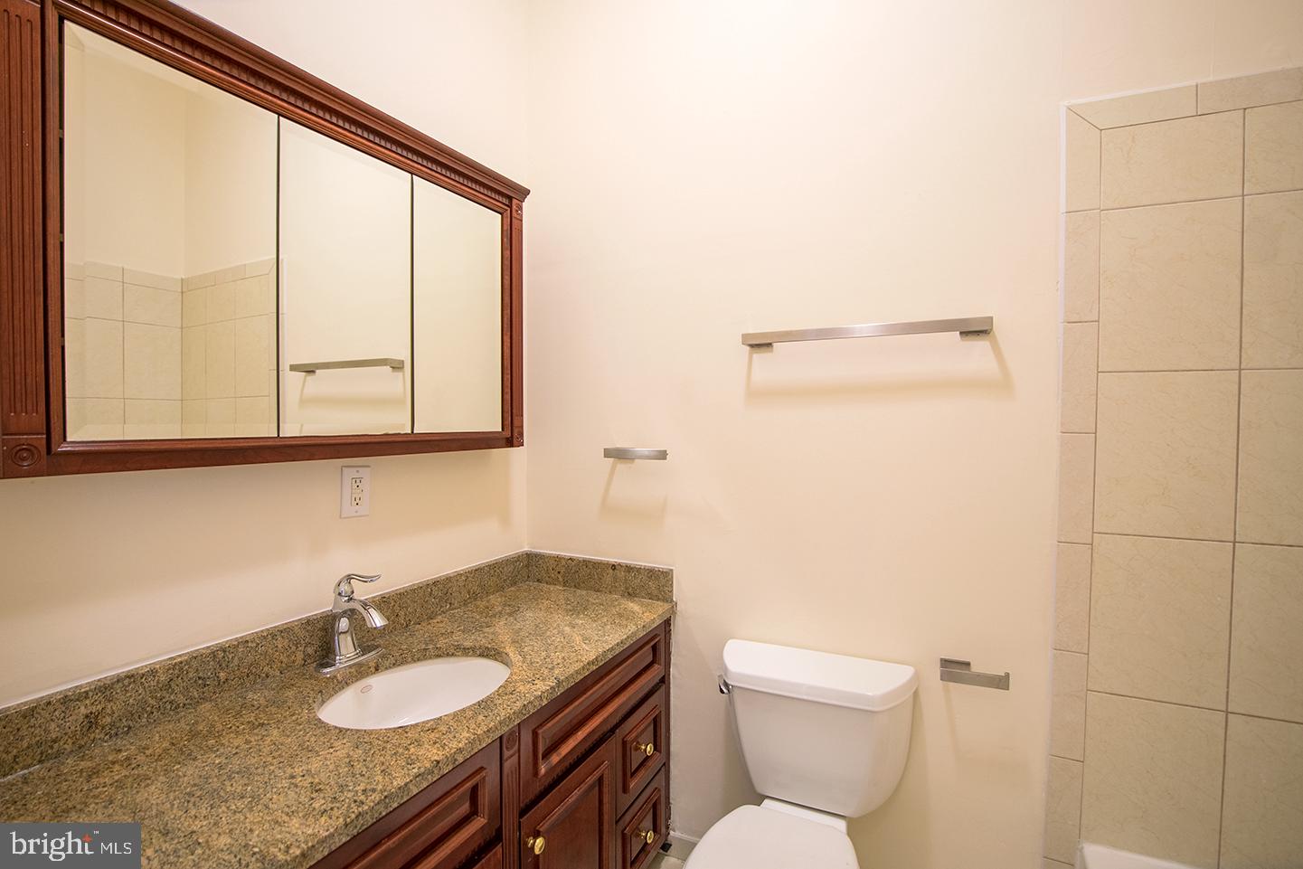 QUEEN VILLAGE - Residential Lease