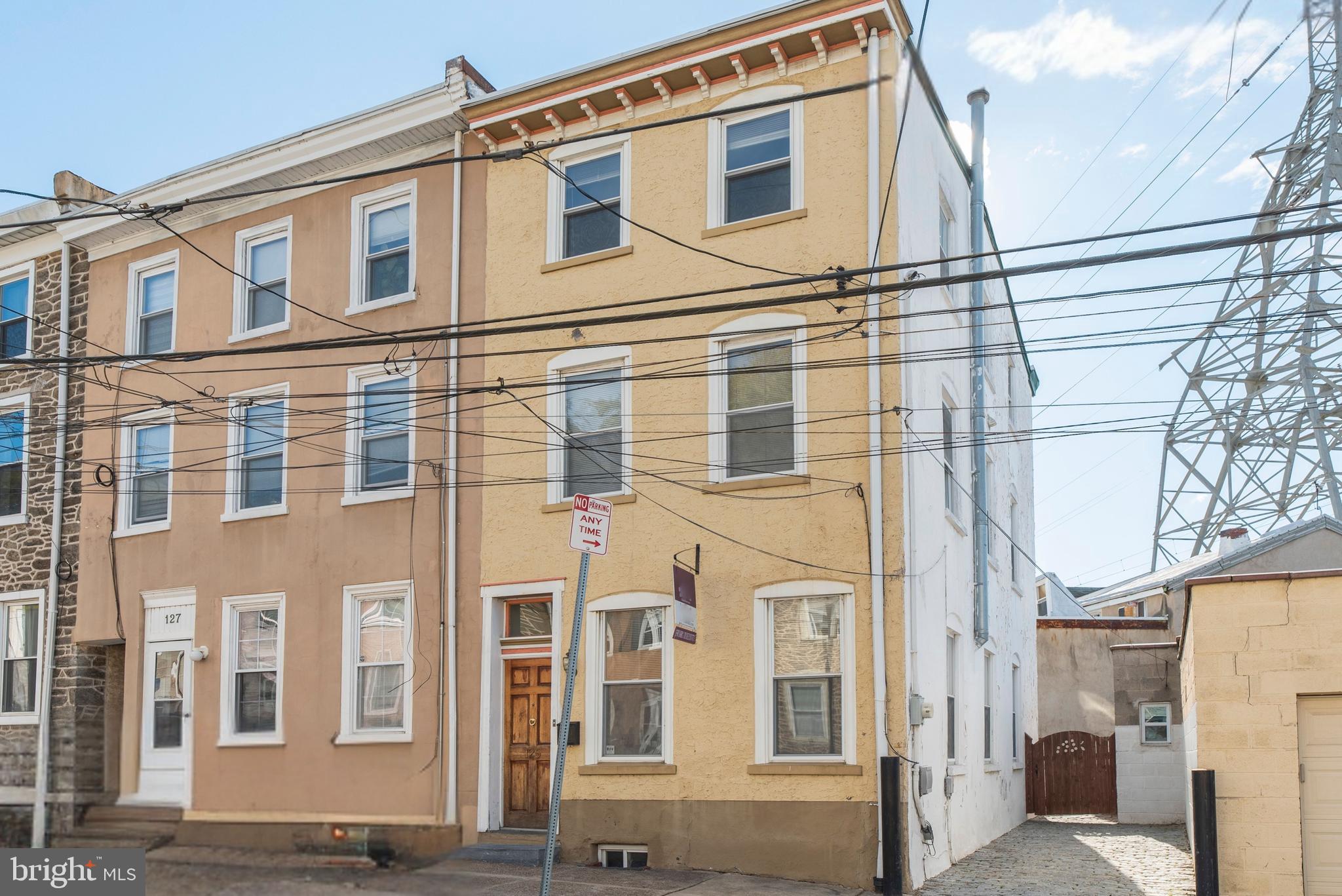 Welcome to 125 Grape Street, a spacious and inviting 4-bedroom home located just steps from the vibrant Main Street Manayunk, complete with off-street parking. Inside, you’ll find hardwood floors throughout the main level, a bright living space, and a convenient half bath on the first floor. The kitchen flows out to a private back patio—a perfect spot for morning coffee or entertaining friends. Upstairs, the home features four generously sized bedrooms and a full bathroom. Additional highlights include central air conditioning, in-unit washer and dryer, and rare off-street parking with a private 2-car driveway.
Located within walking distance to Main Street, you'll have easy access to Manayunk’s best restaurants, cafes, boutiques, and the scenic Schuylkill River Trail. Enjoy a quick commute to Center City via car or regional rail, with major routes and public transportation just minutes away.
Available for early July move-in.