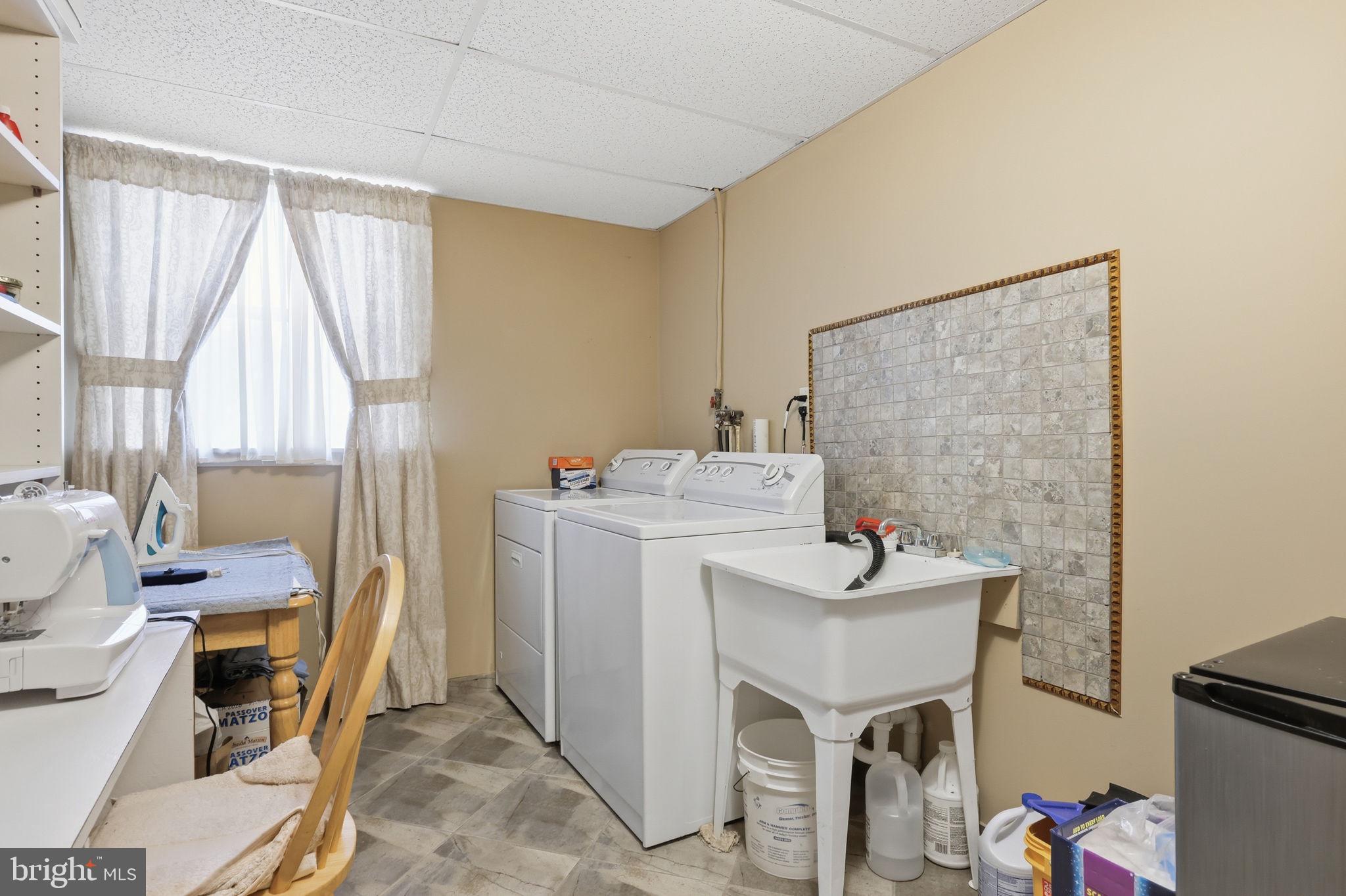 HUNTINGDON VALLEY - Residential