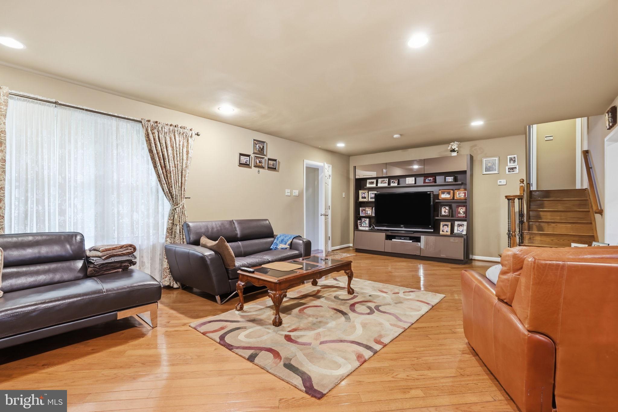 HUNTINGDON VALLEY - Residential