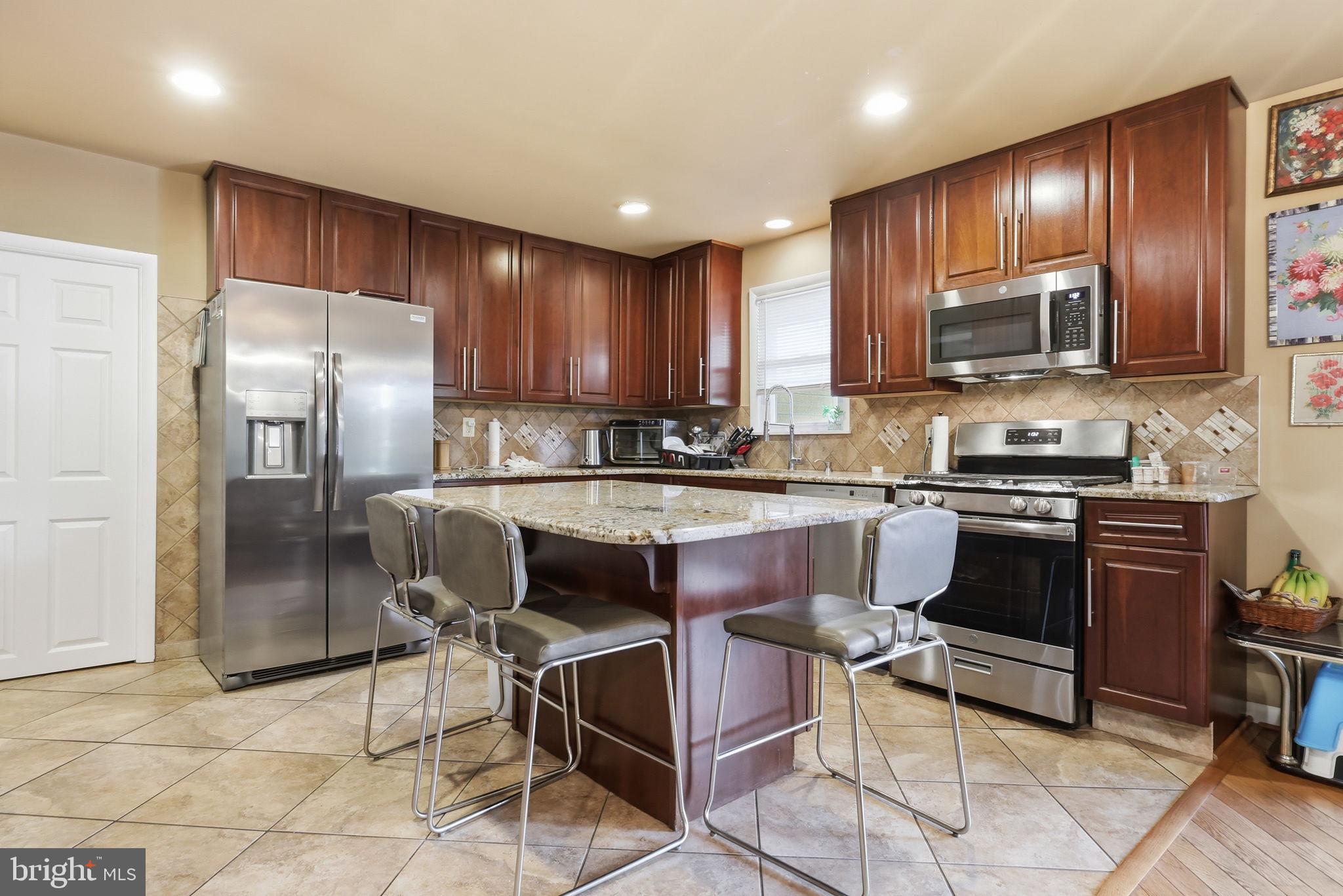 HUNTINGDON VALLEY - Residential