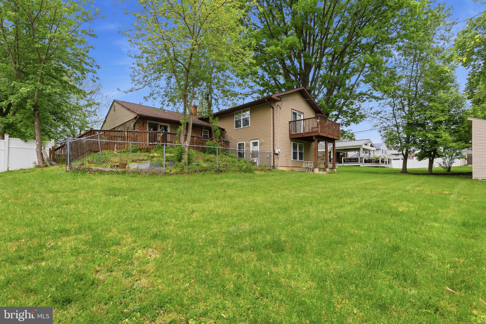 HUNTINGDON VALLEY - Residential