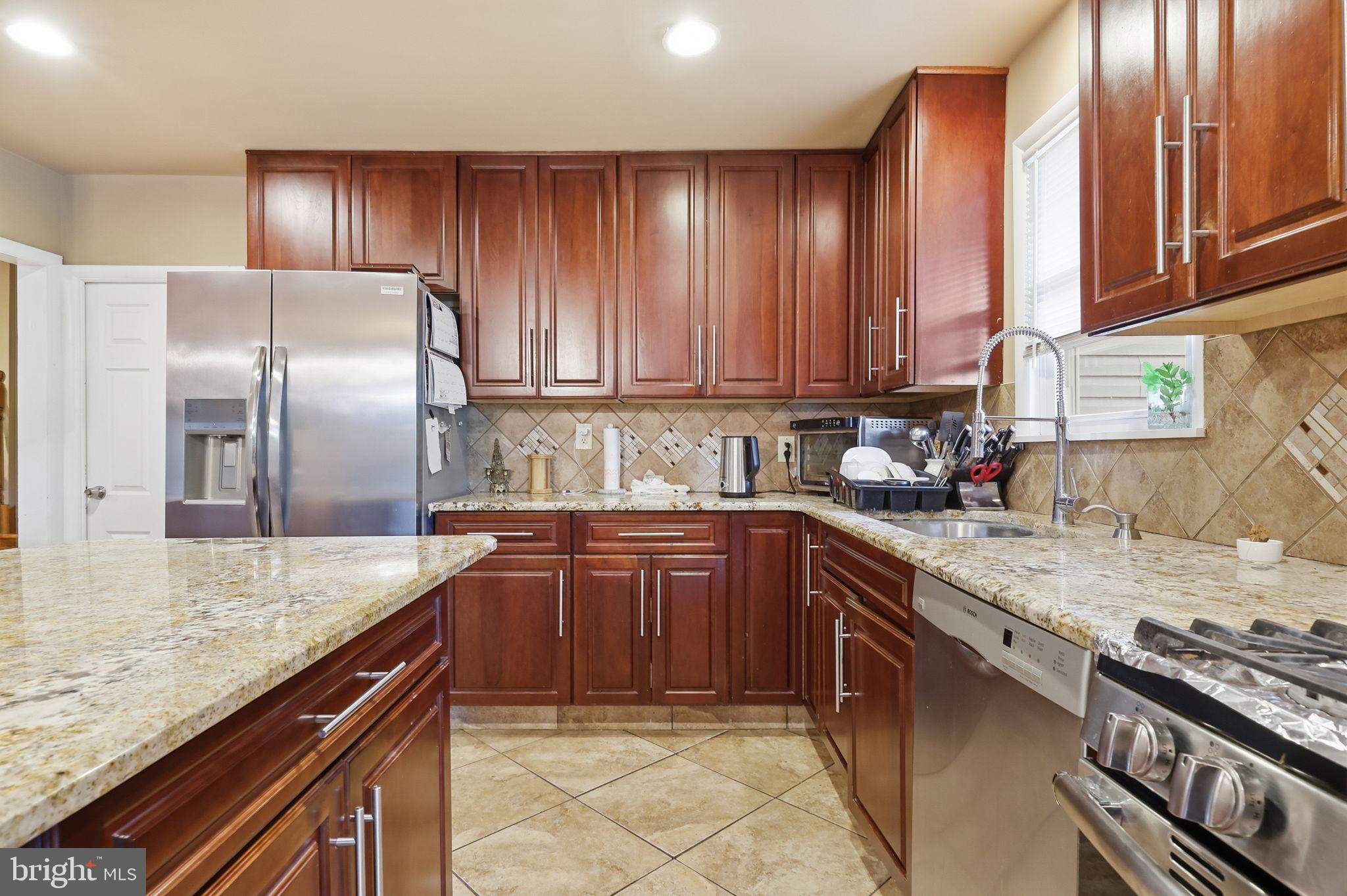 HUNTINGDON VALLEY - Residential