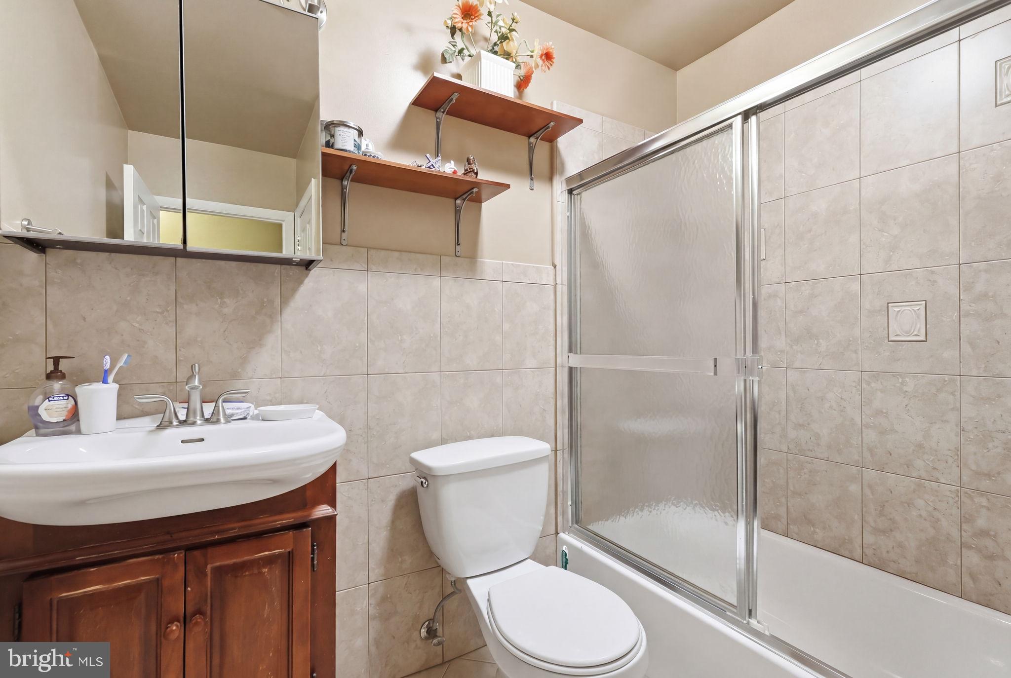 HUNTINGDON VALLEY - Residential