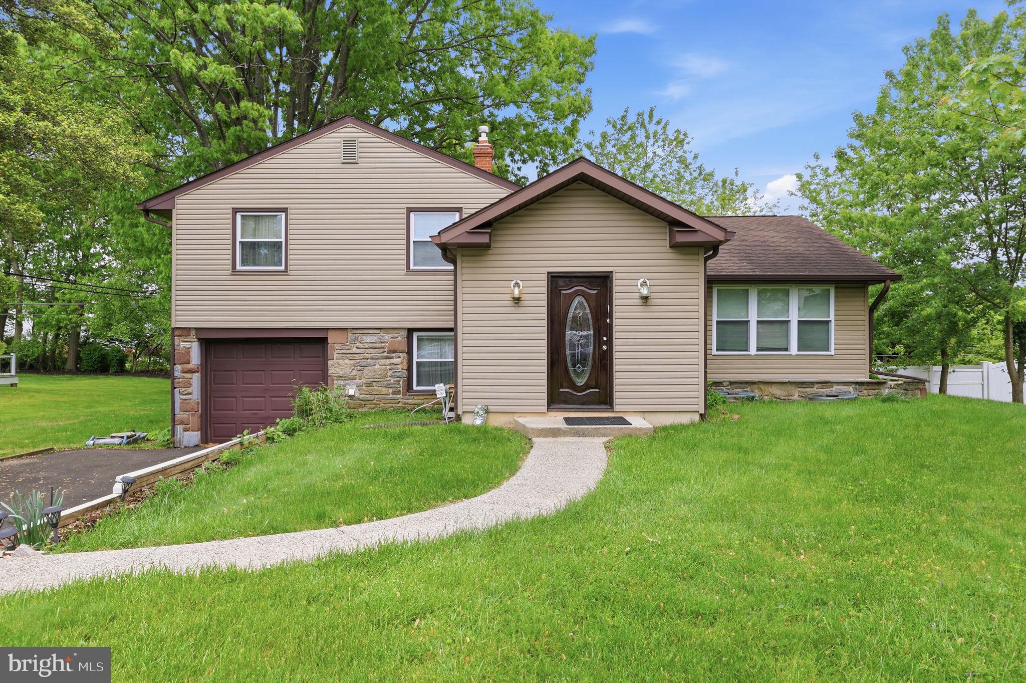 HUNTINGDON VALLEY - Residential