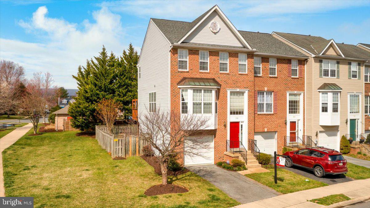 NORTH CROSSING - Residential