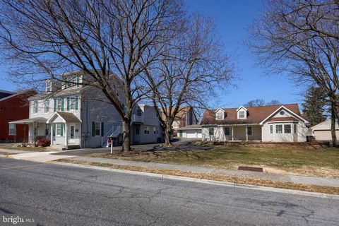 Homes For Sale - 719 Hill Street<br/> LEBANON, PA 17046