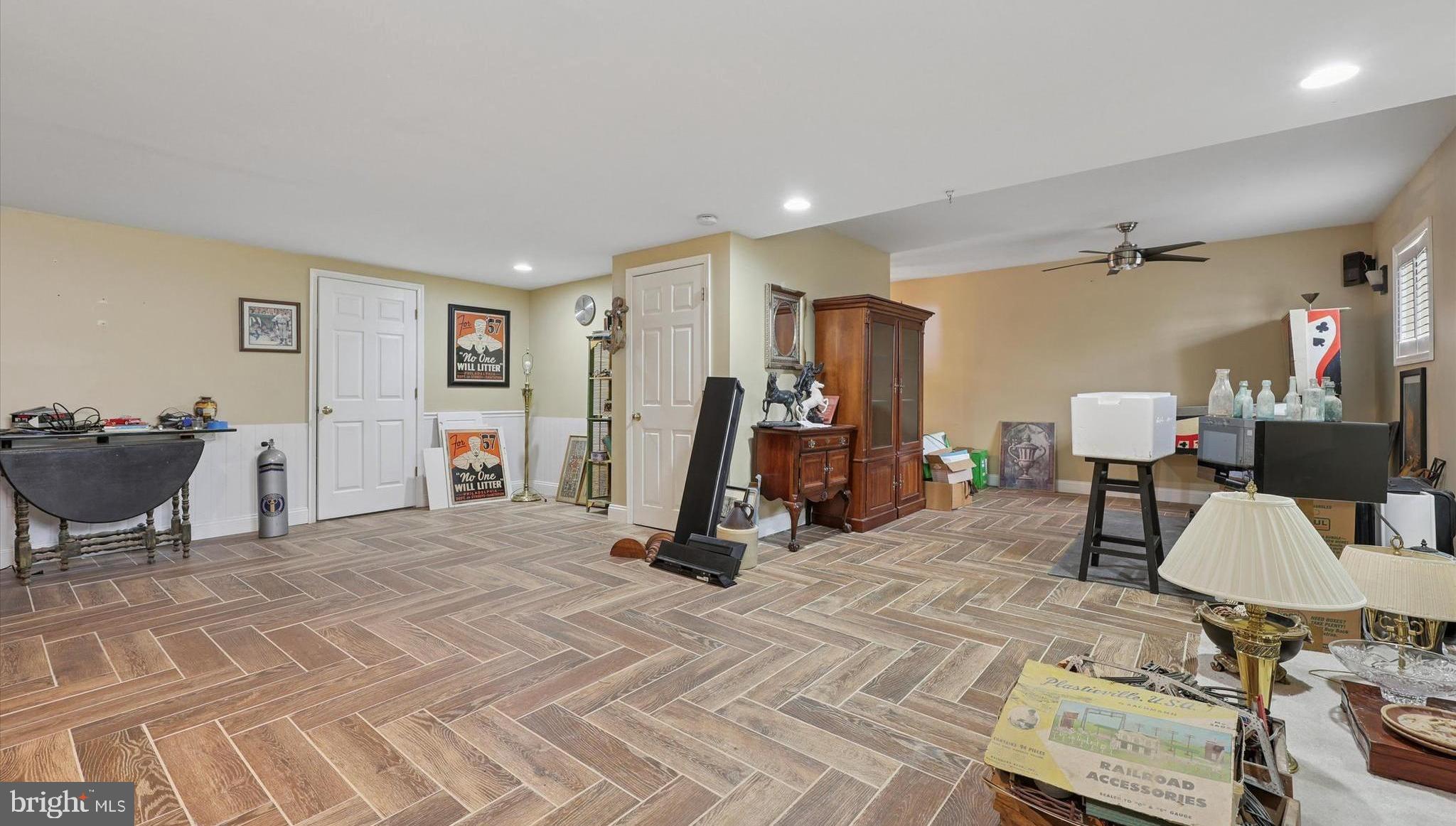 KEELY COURT - Residential