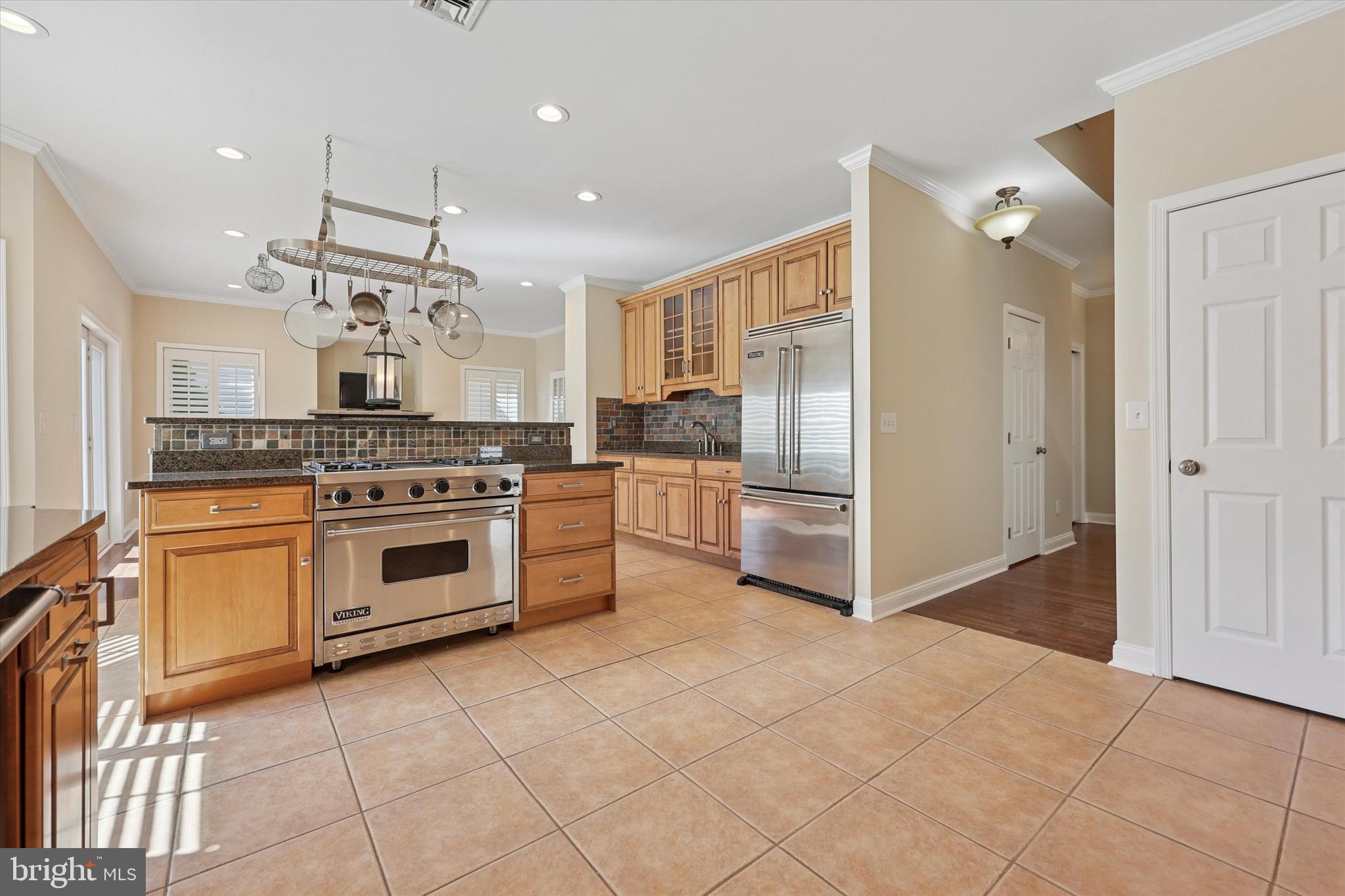 KEELY COURT - Residential