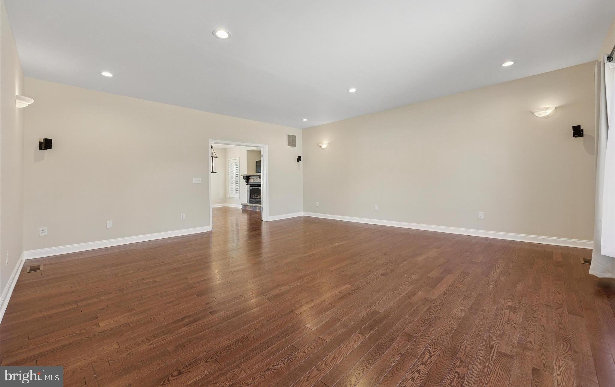 KEELY COURT - Residential