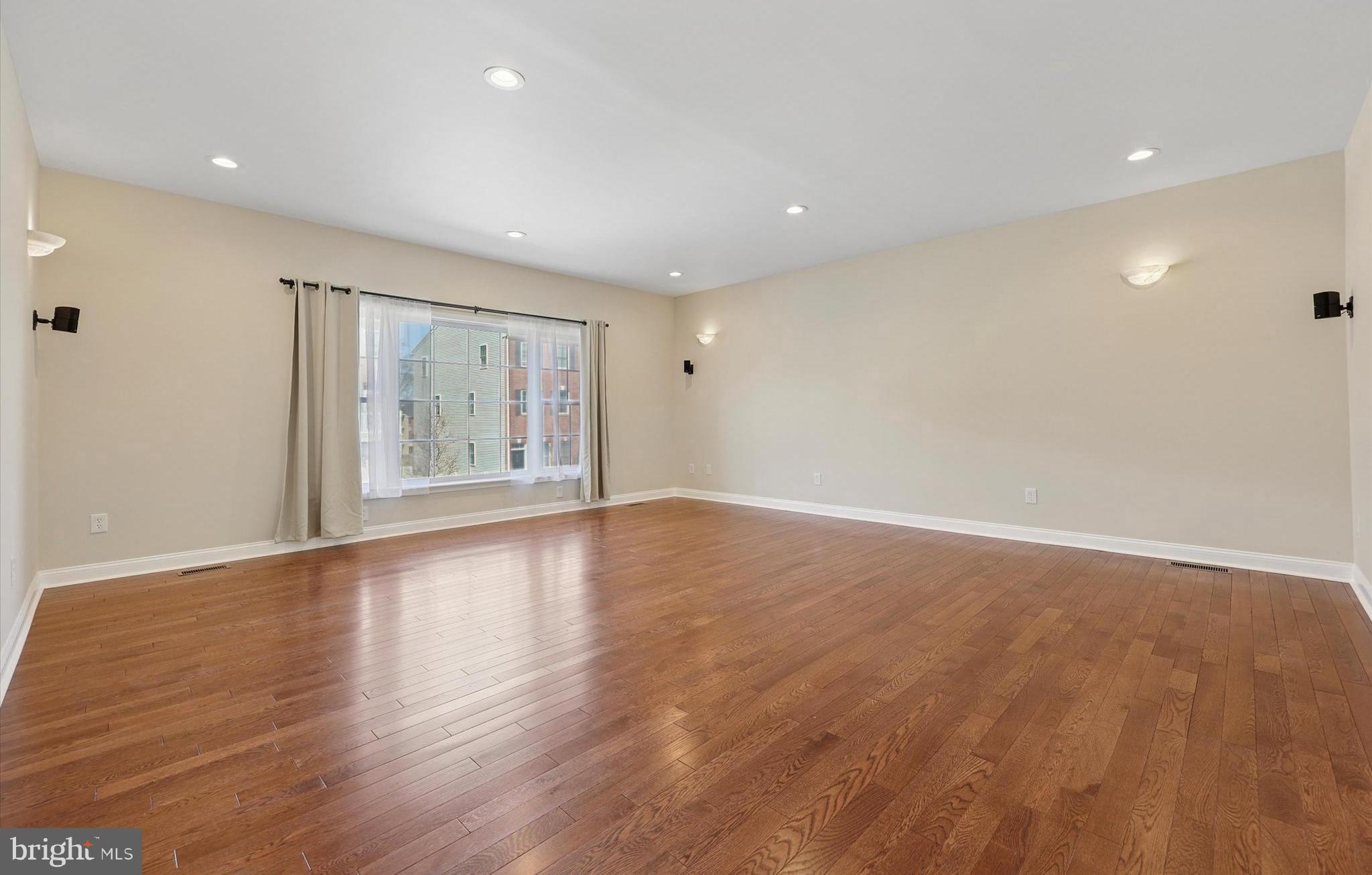 KEELY COURT - Residential