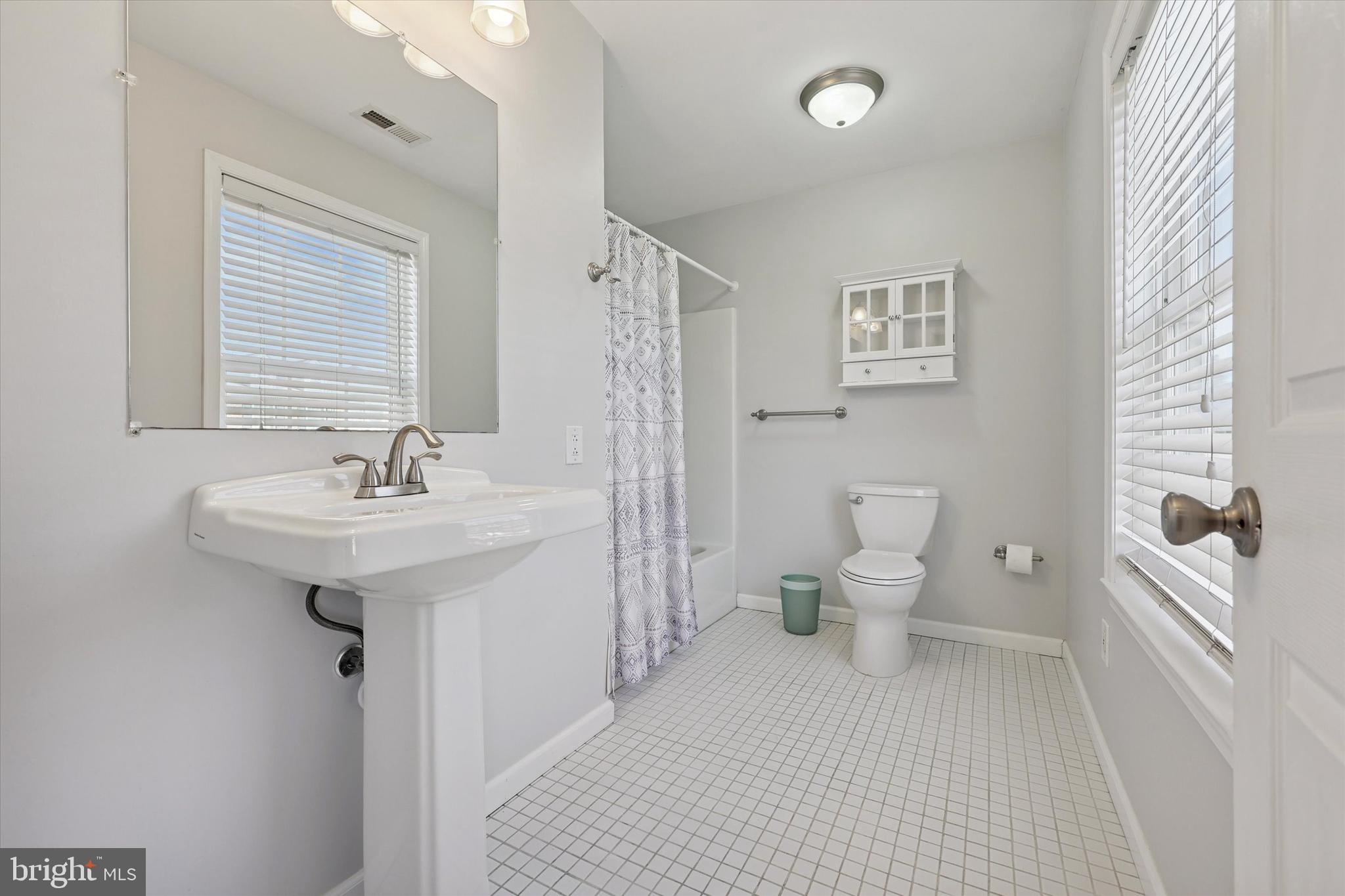 KEELY COURT - Residential