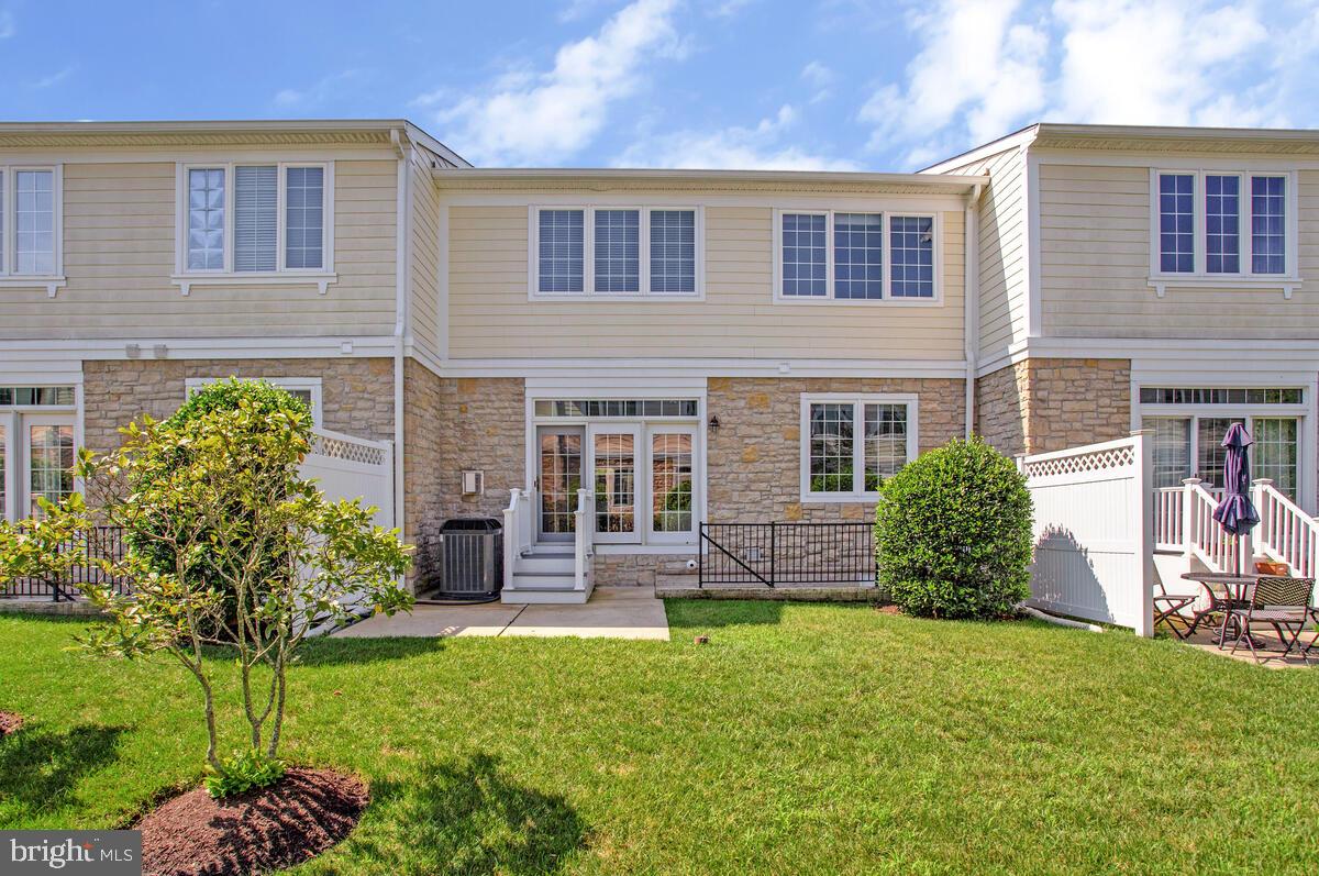 8861 SHINING OCEANS WAY 27