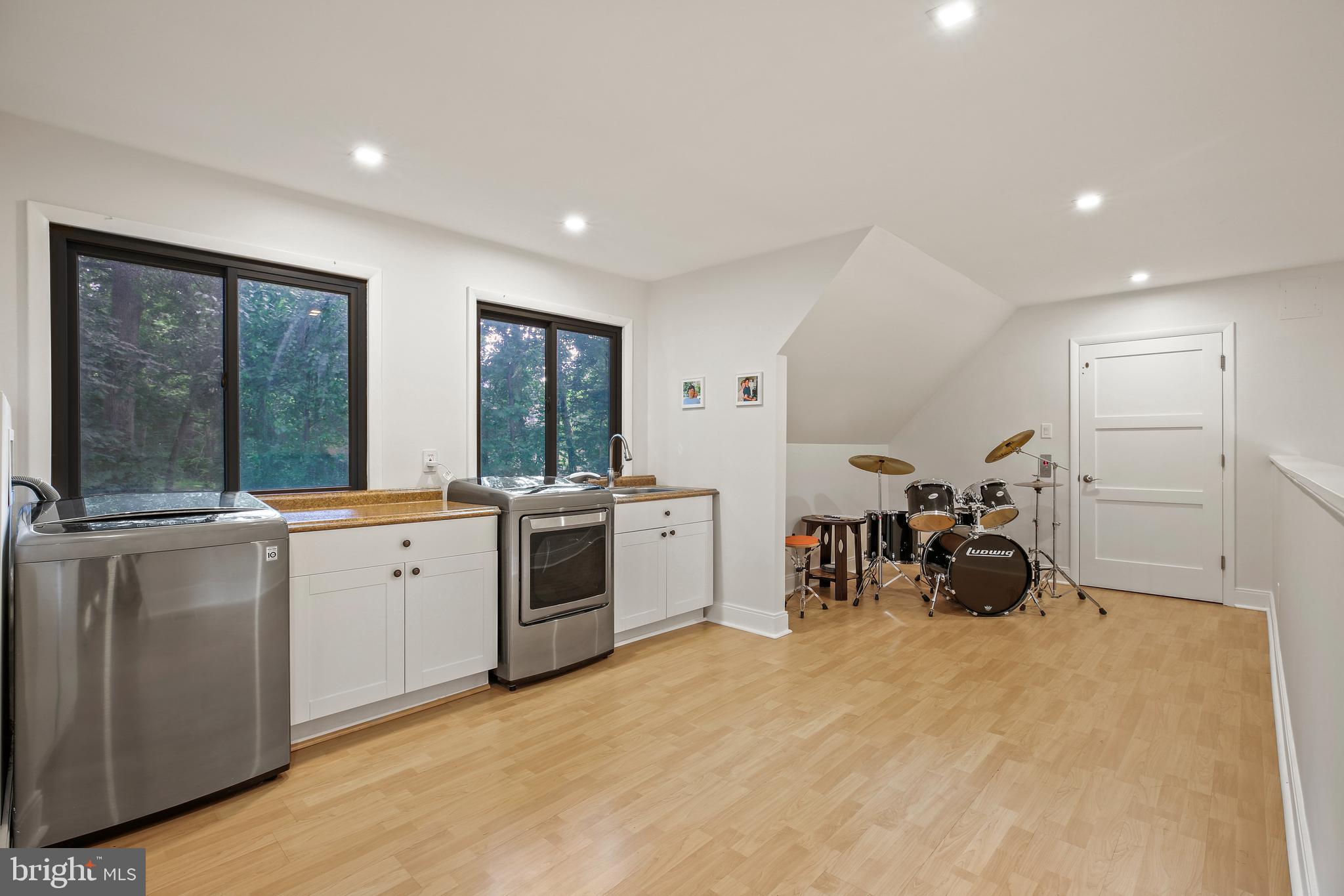 HILLTOP ESTATES - Residential