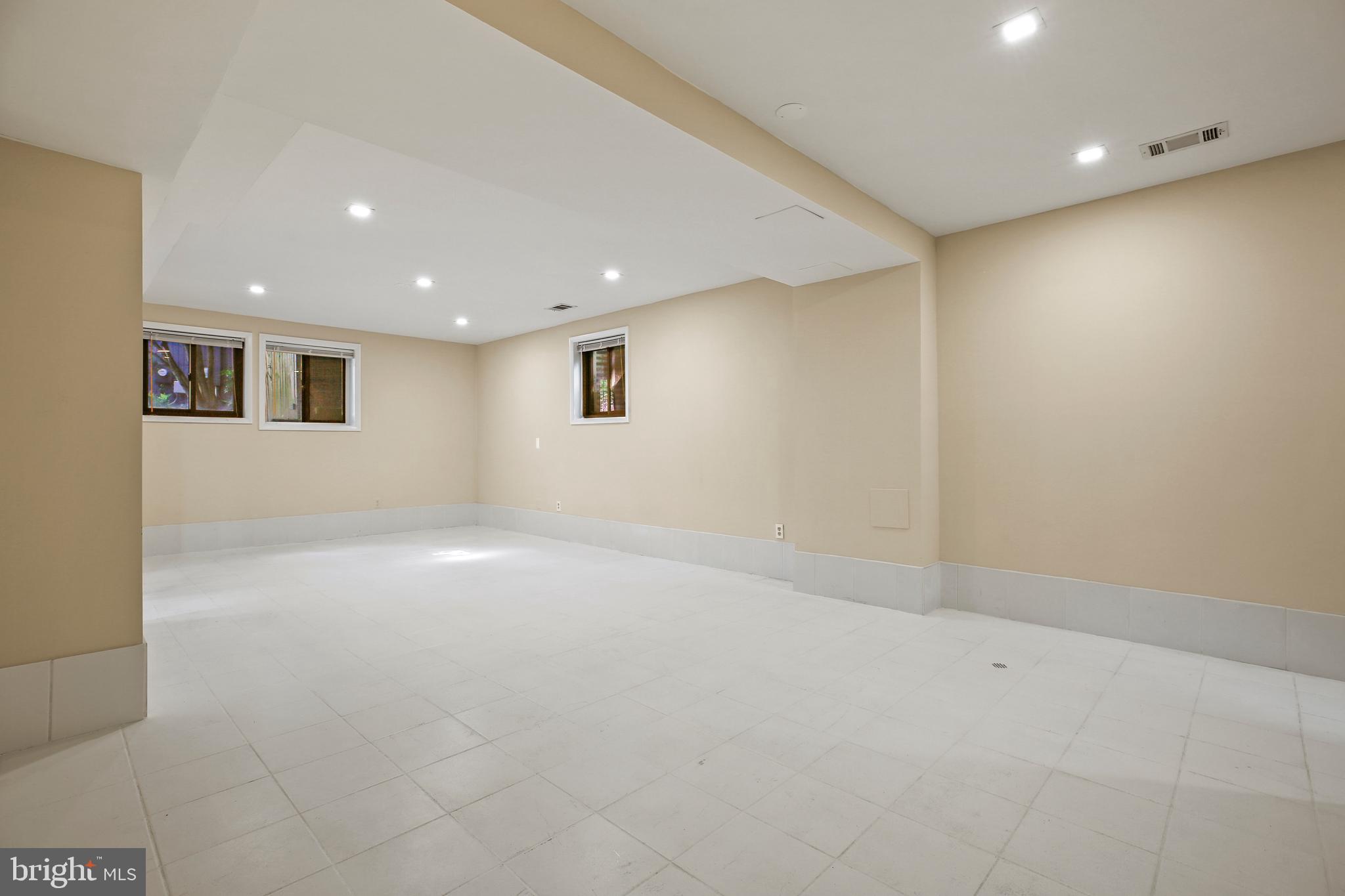 HILLTOP ESTATES - Residential