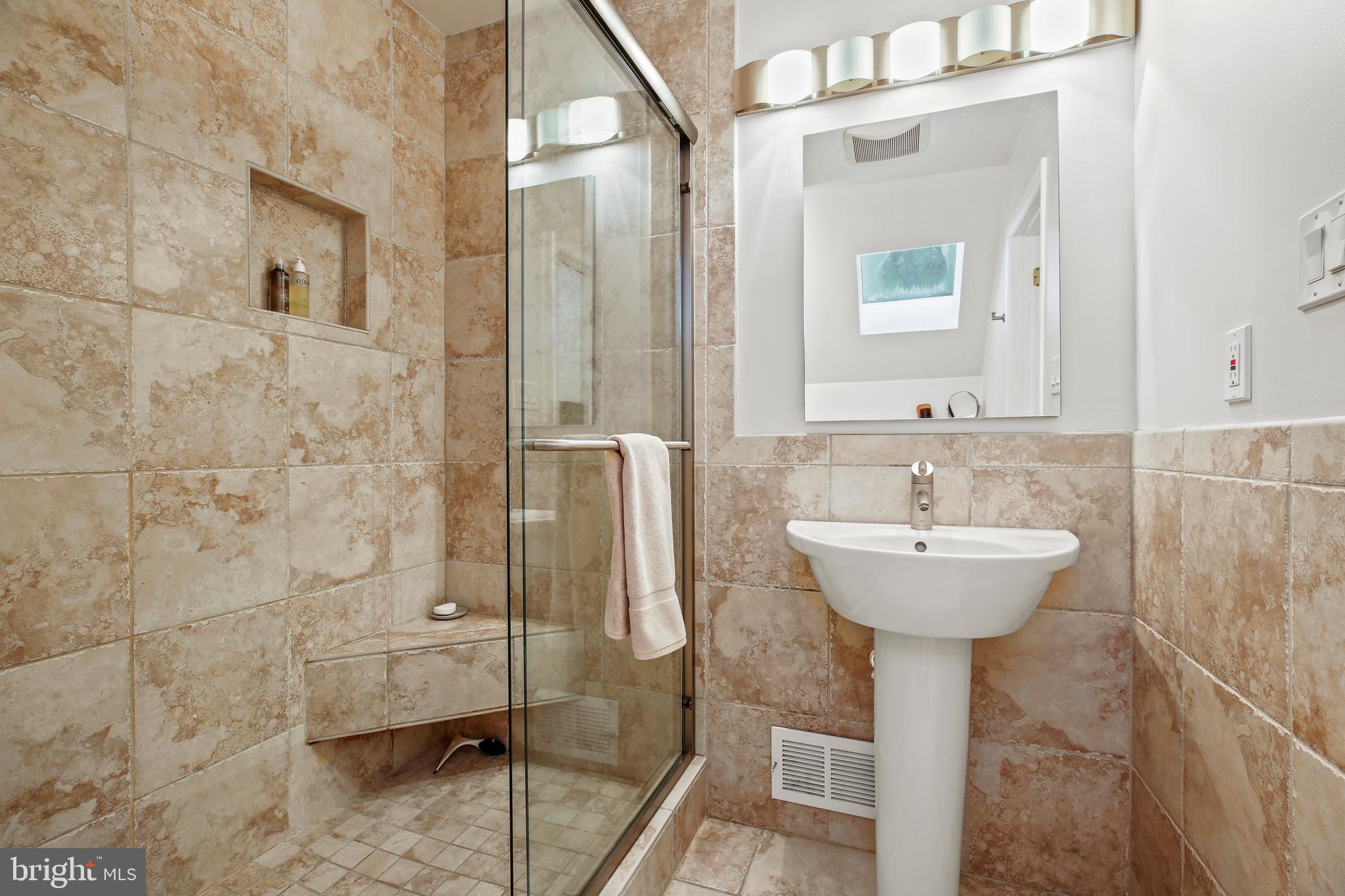 HILLTOP ESTATES - Residential