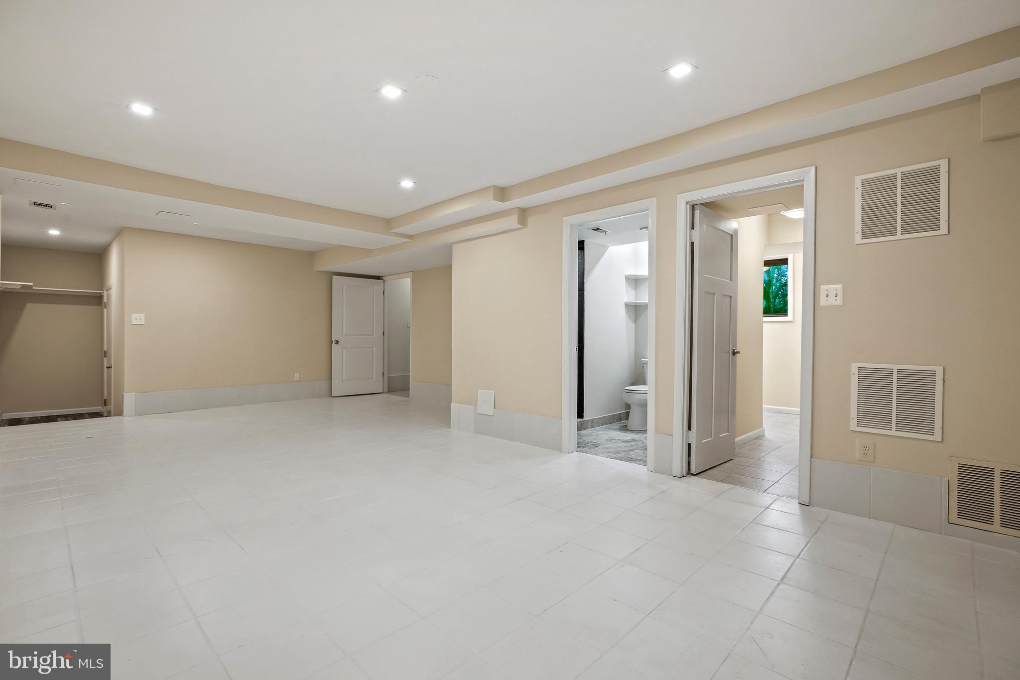 HILLTOP ESTATES - Residential