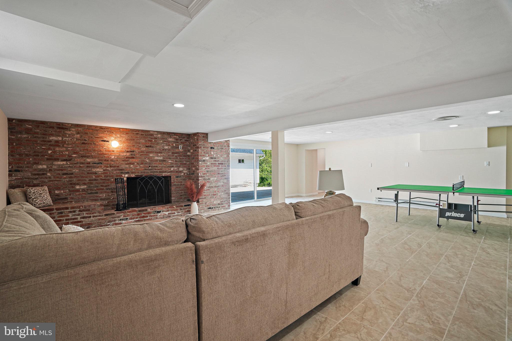 BROCK HALL PLAT 1 - Residential