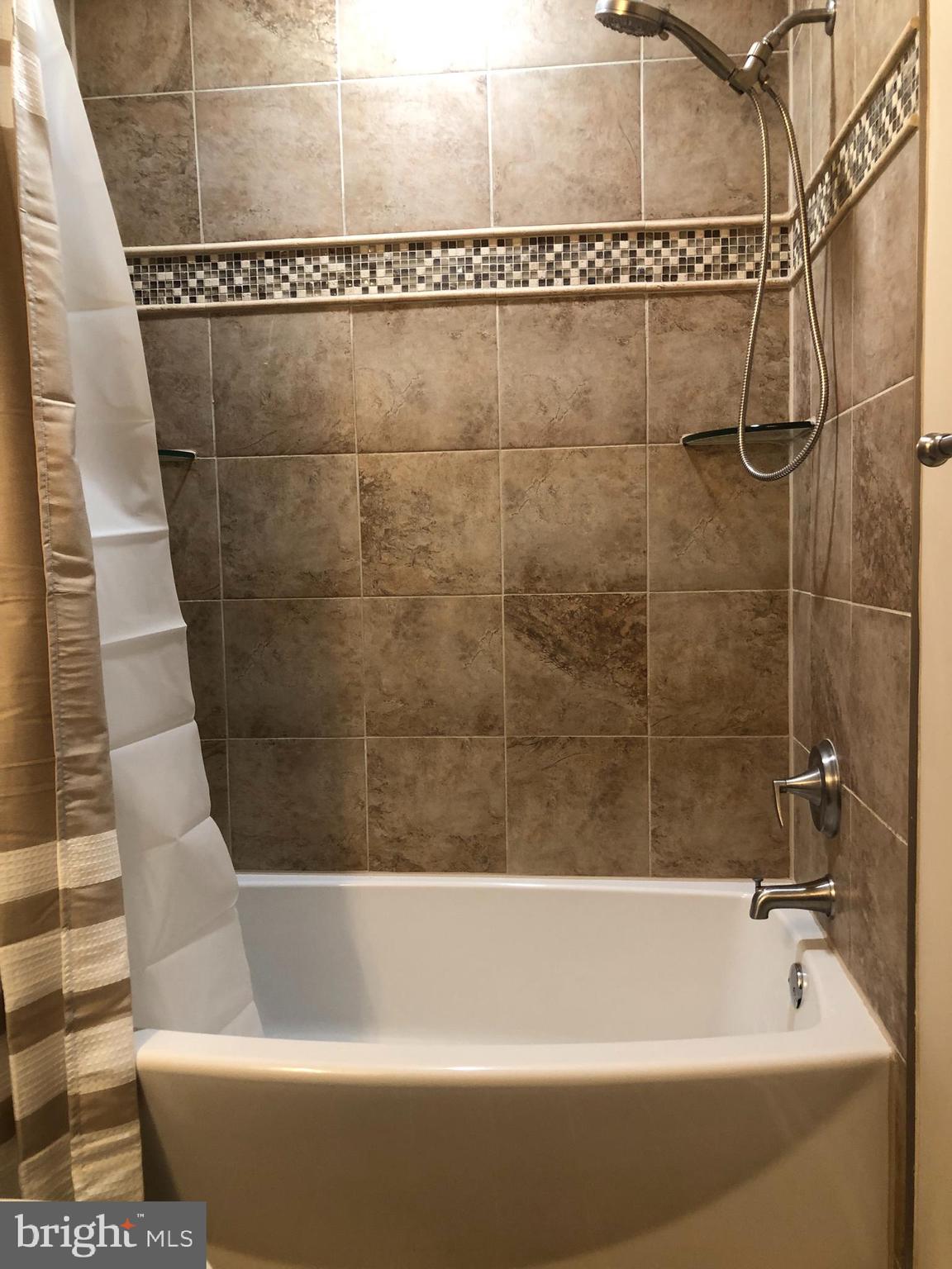 TOWAMENCIN VIL - Residential Lease