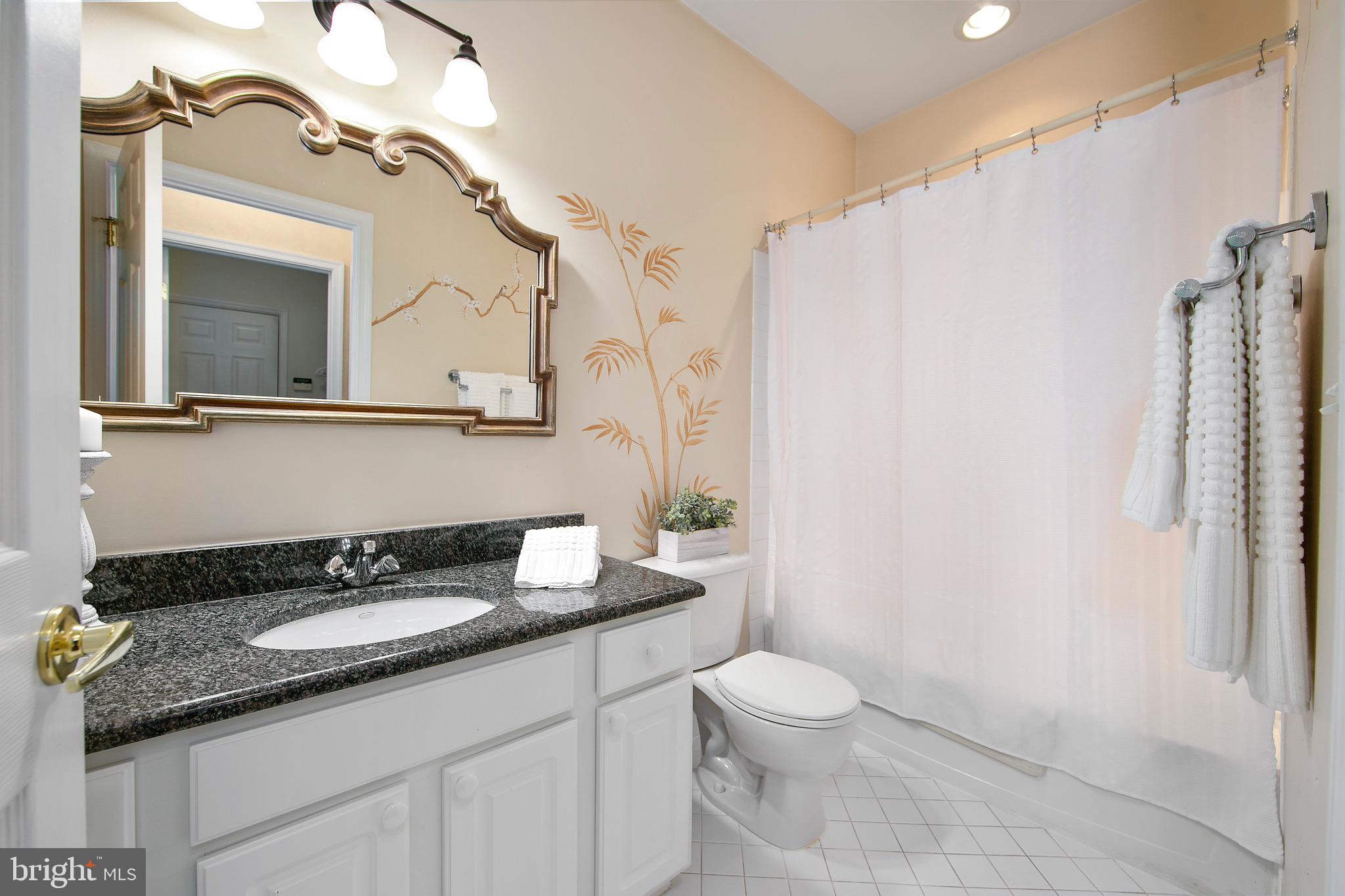 HERITAGE CR ESTS - Residential