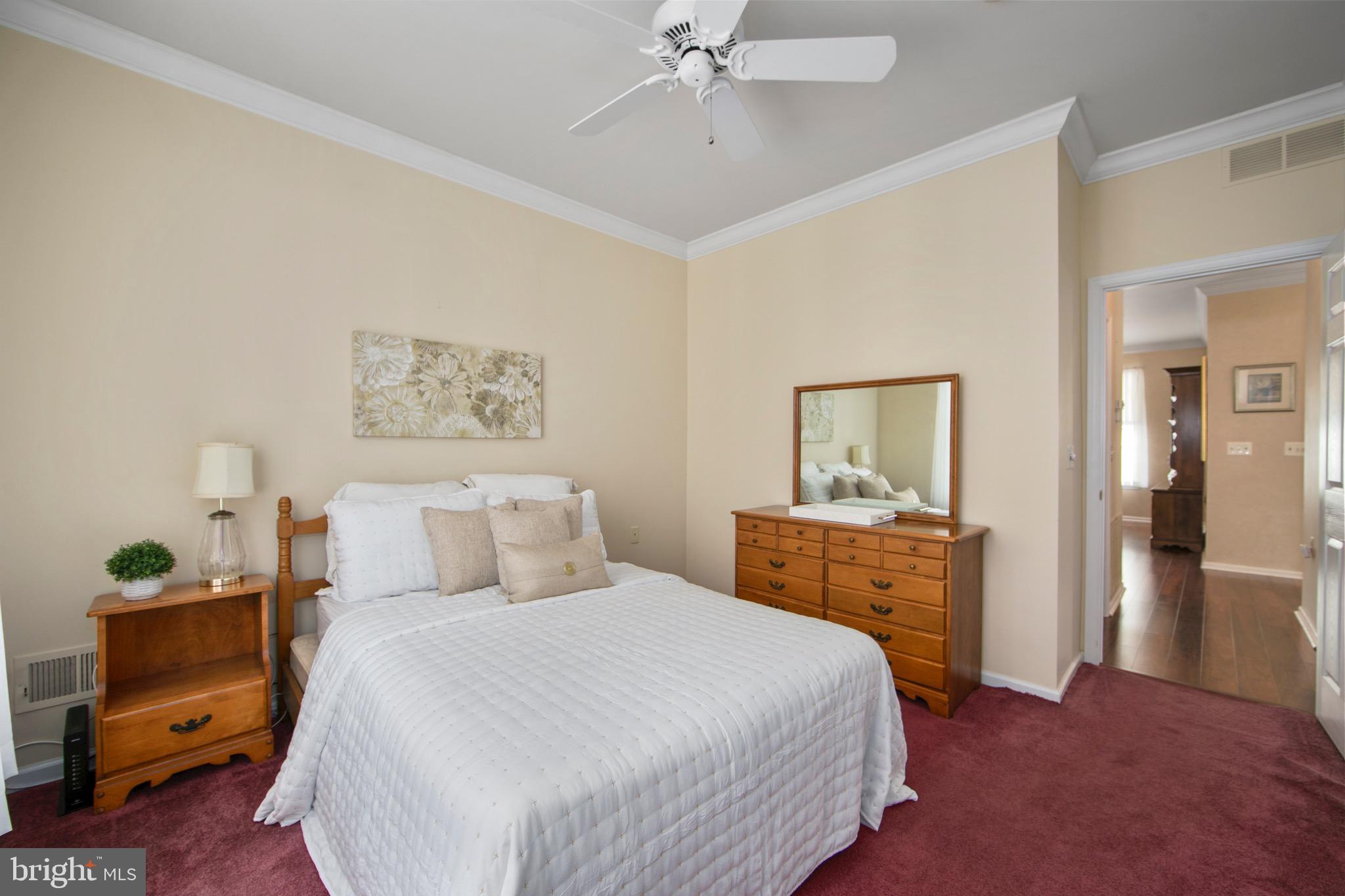 HERITAGE CR ESTS - Residential