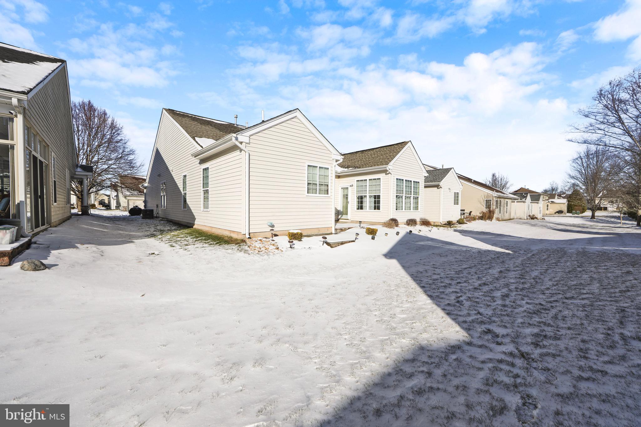 HERITAGE CR ESTS - Residential