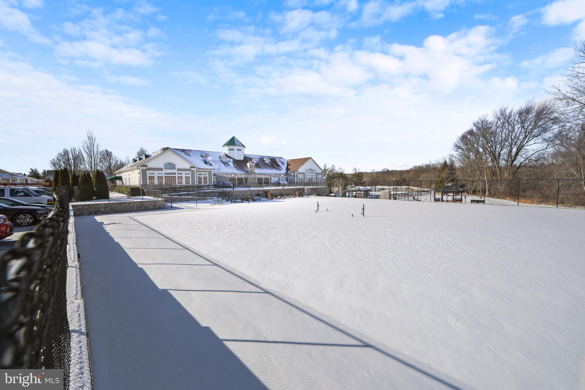 HERITAGE CR ESTS - Residential