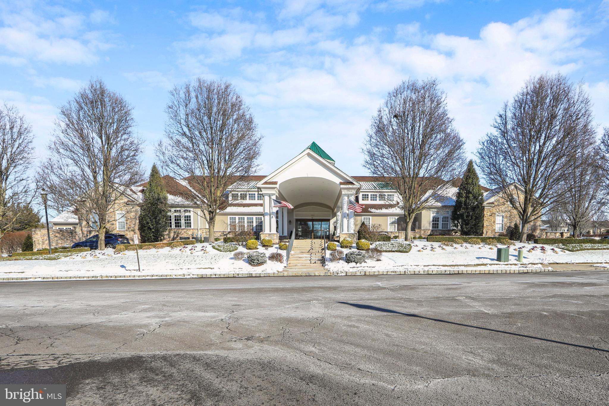 HERITAGE CR ESTS - Residential