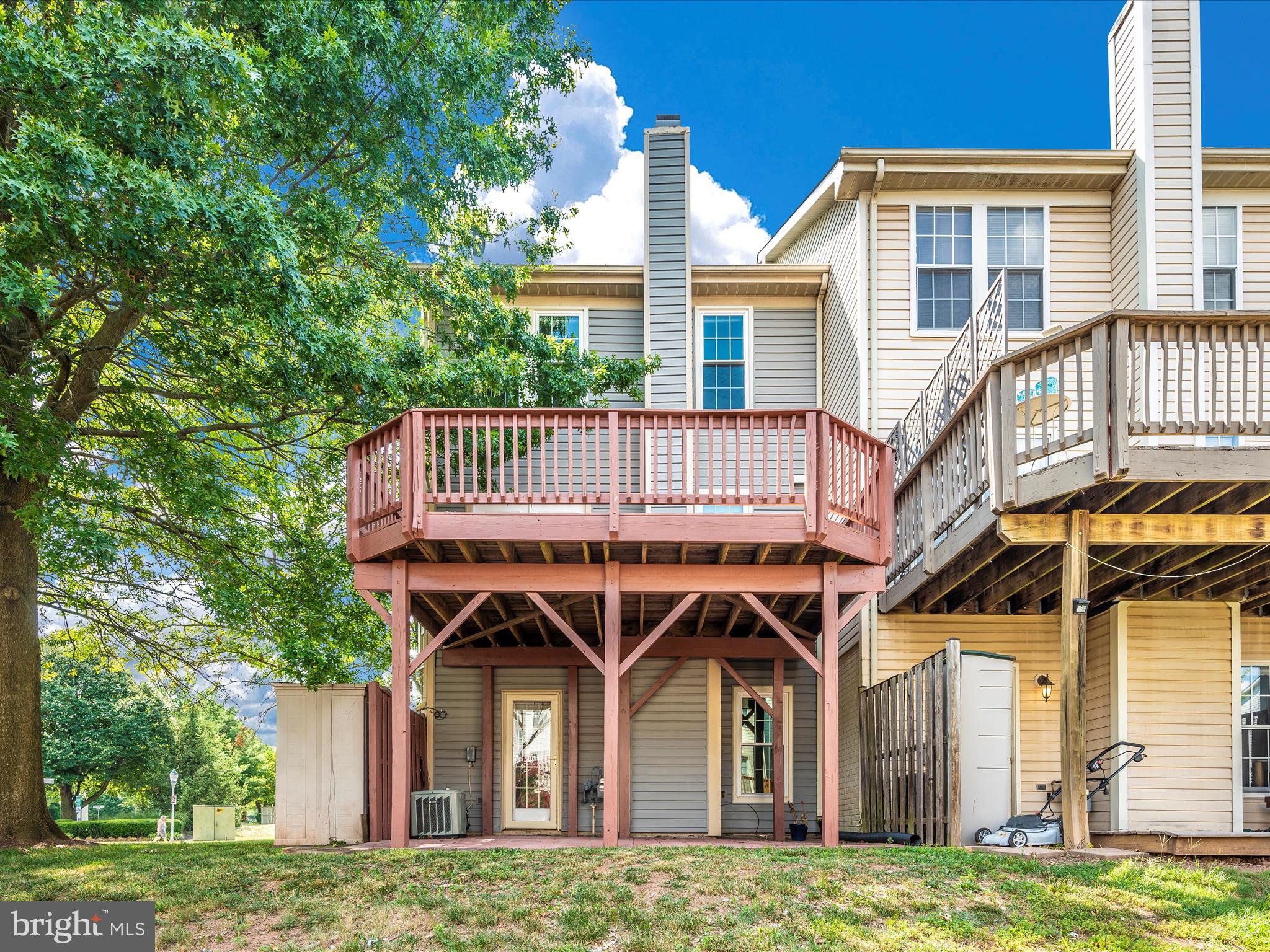 OVERLOOK - Residential Lease