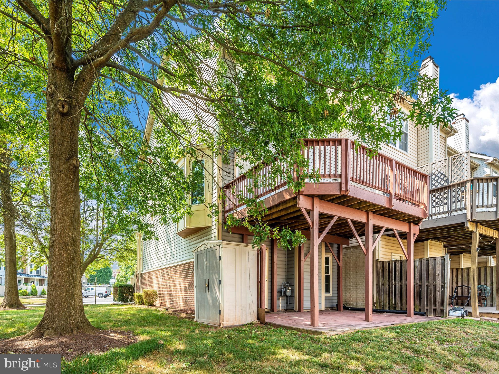 OVERLOOK - Residential Lease