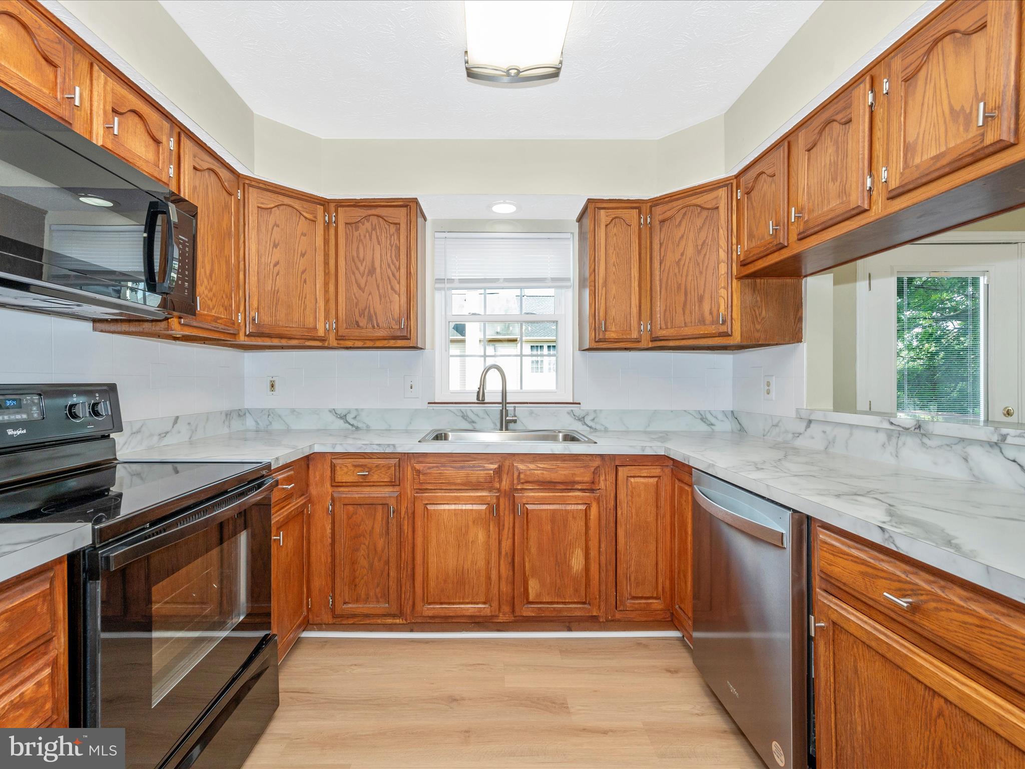 OVERLOOK - Residential Lease